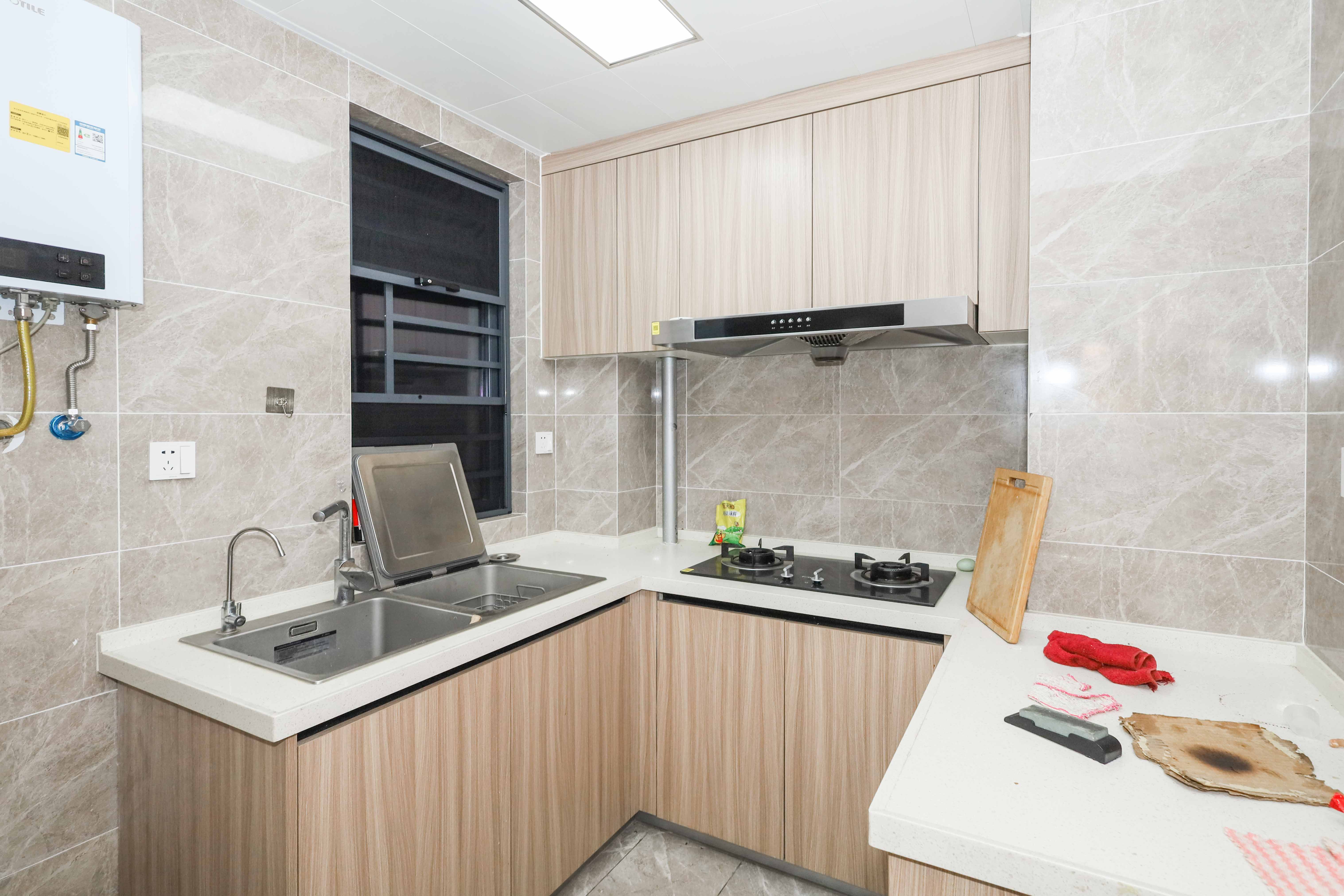 南山梅溪一方  3室2厅2卫    157.0万厨房