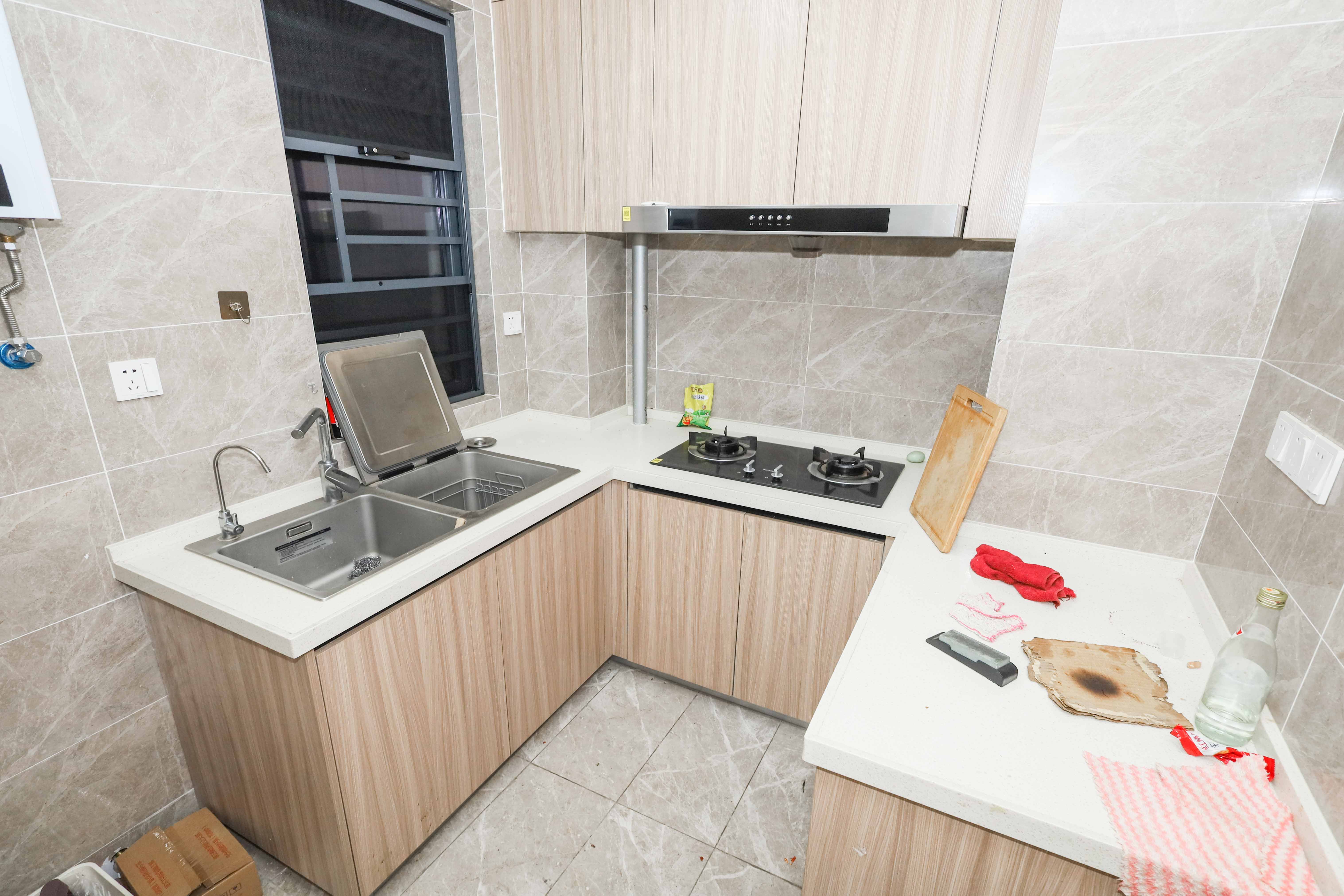 南山梅溪一方  3室2厅2卫    157.0万厨房