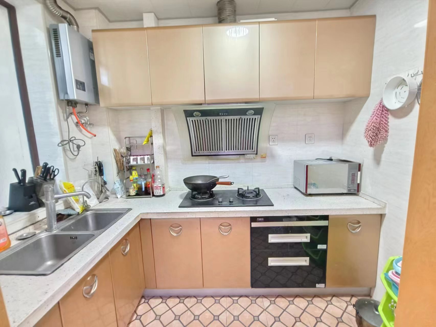 翠堤湾(锁) 3室2厅1卫 59.80万 翠堤湾(锁) 3室2厅1卫 59.80万室内图