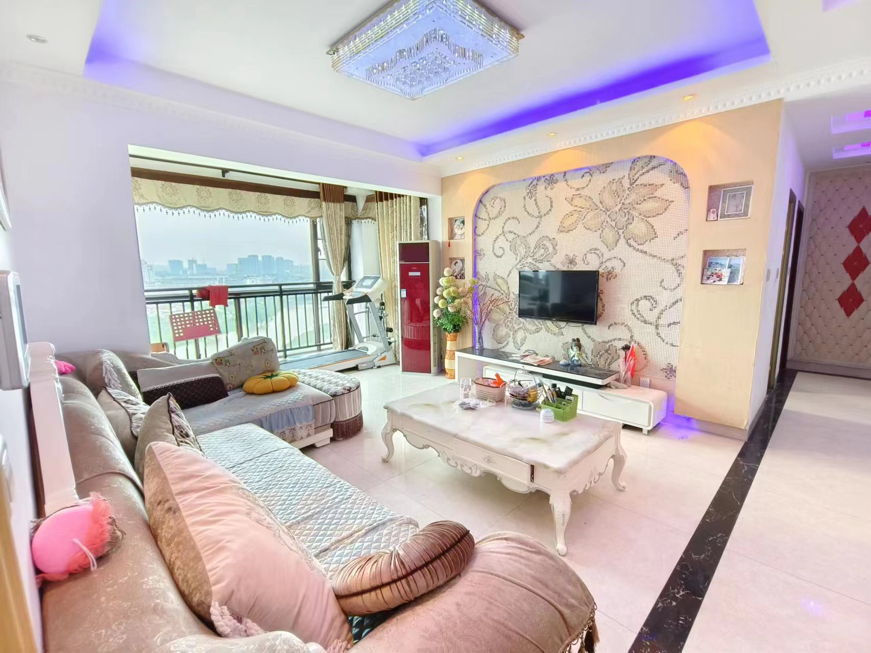 翠堤湾(锁) 3室2厅1卫 59.80万 翠堤湾(锁) 3室2厅1卫 59.80万室内图