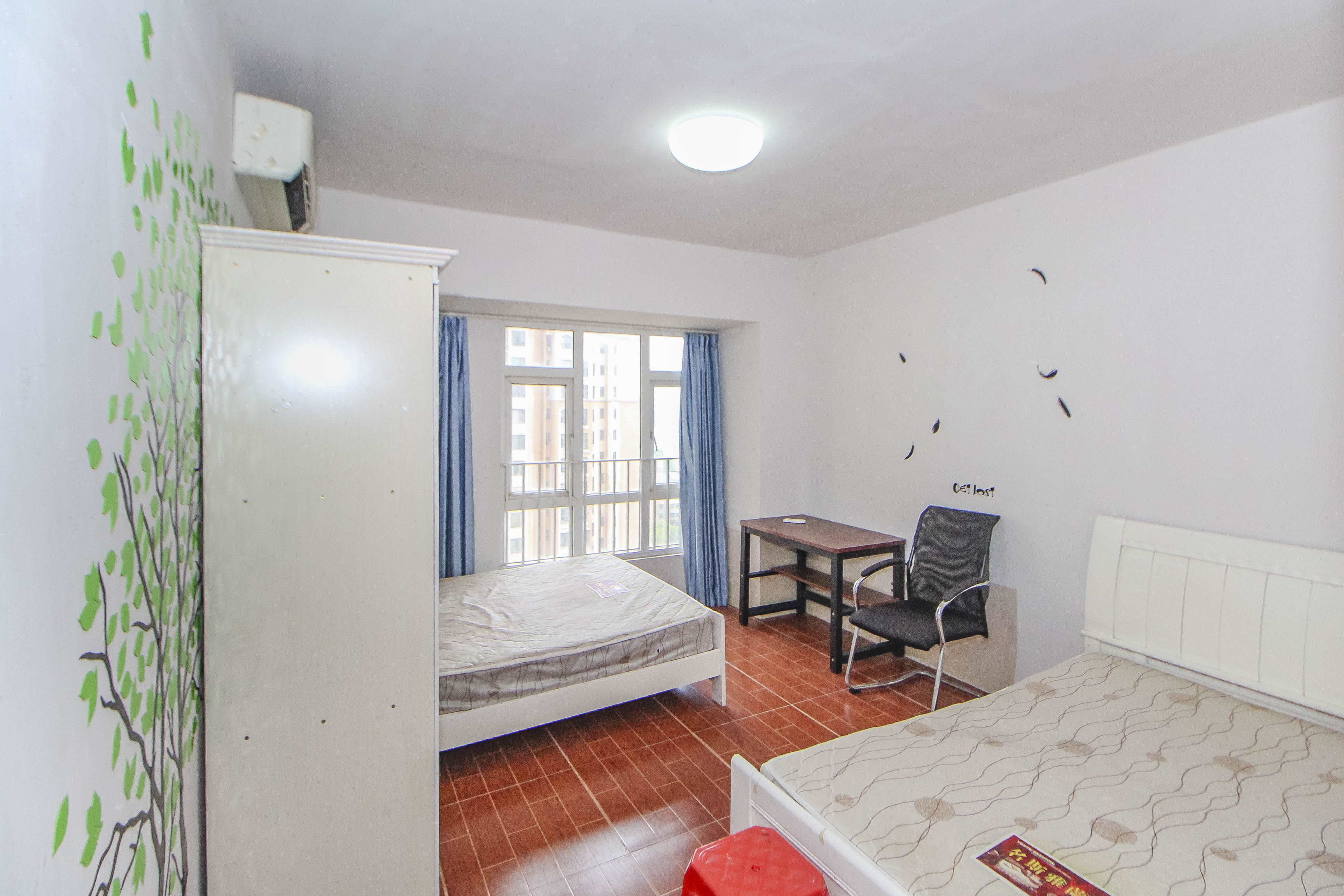 米兰春天  4室2厅2卫    92.0万卧室