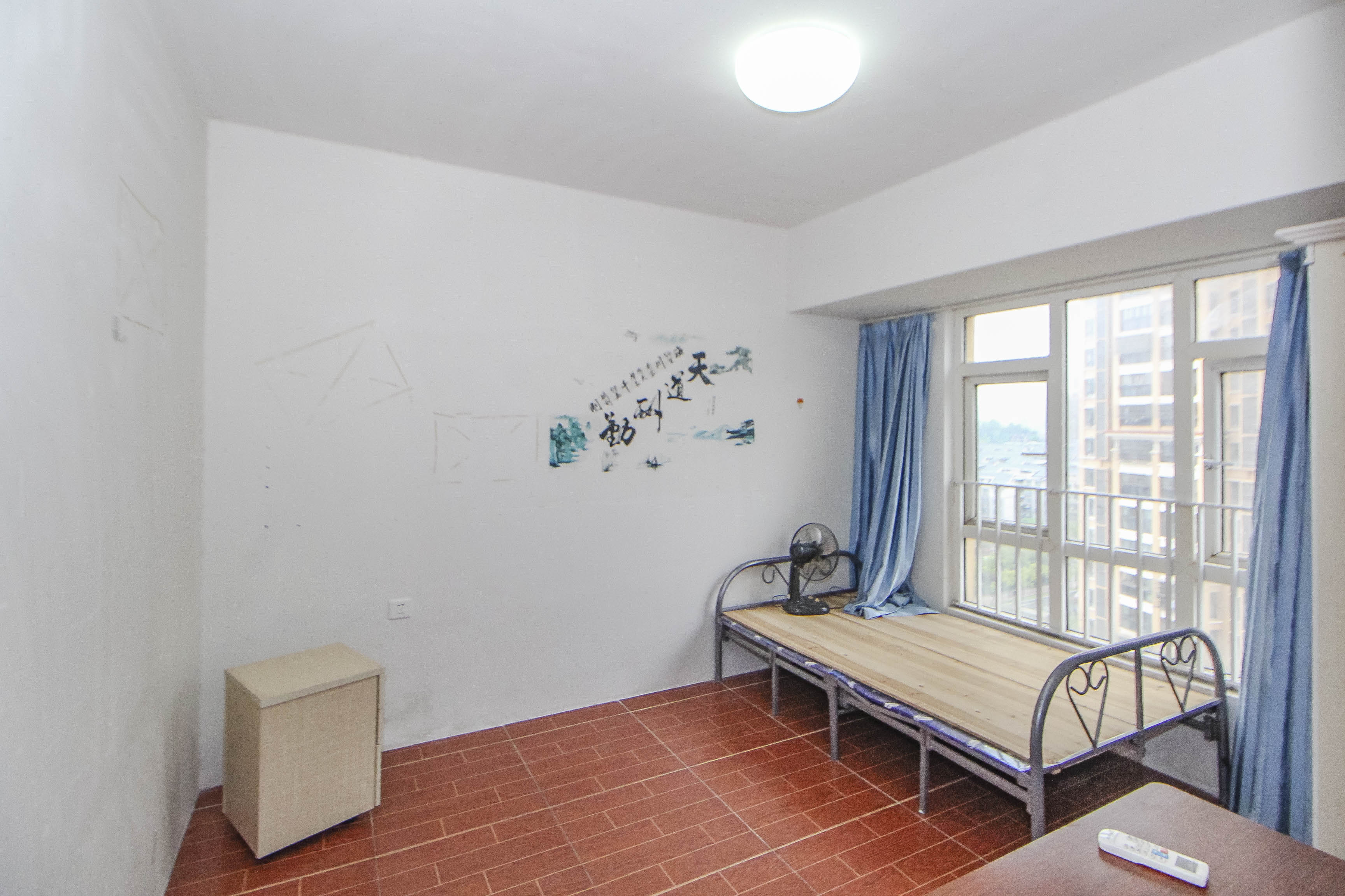 米兰春天  4室2厅2卫    92.0万卧室