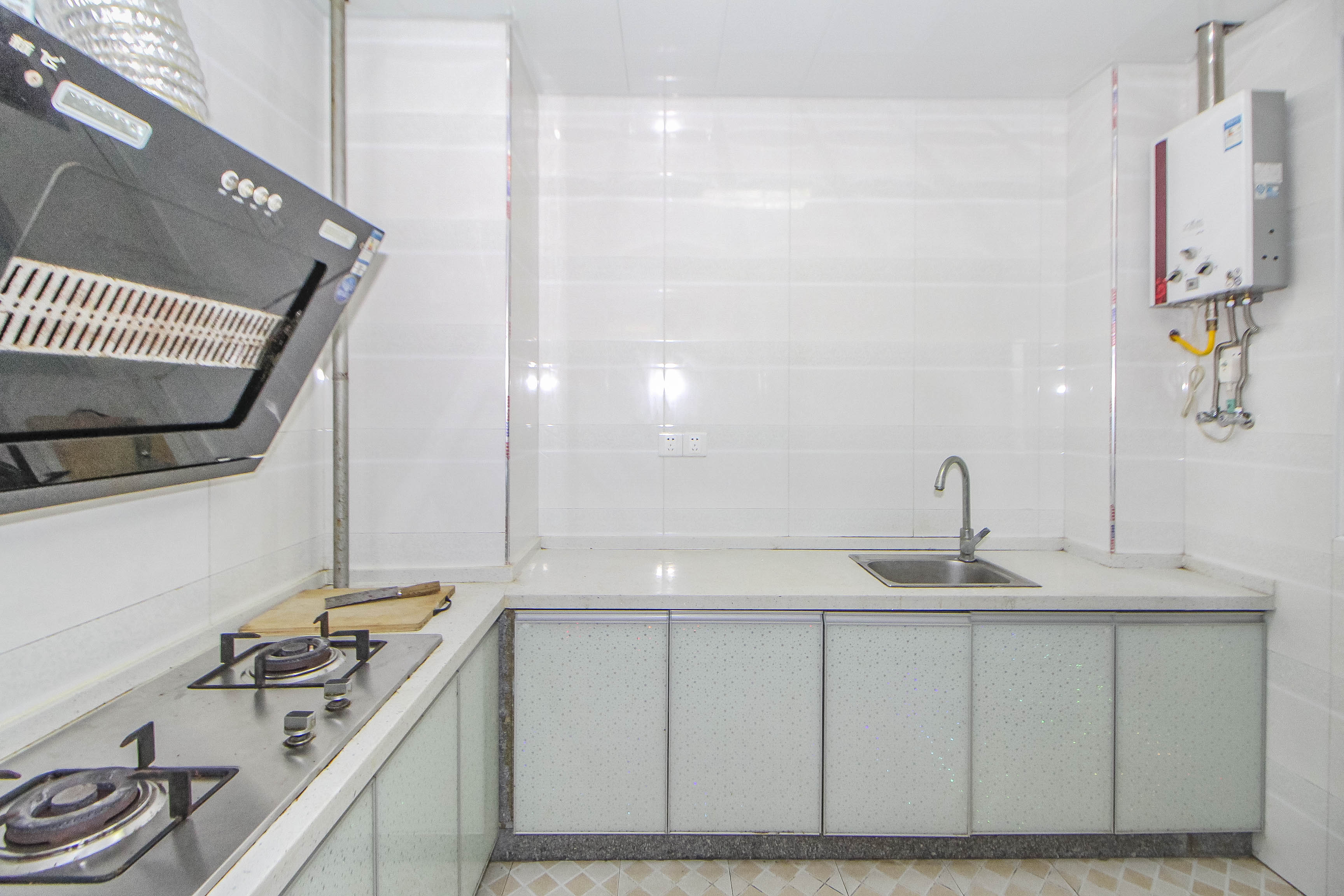 米兰春天  4室2厅2卫    92.0万厨房