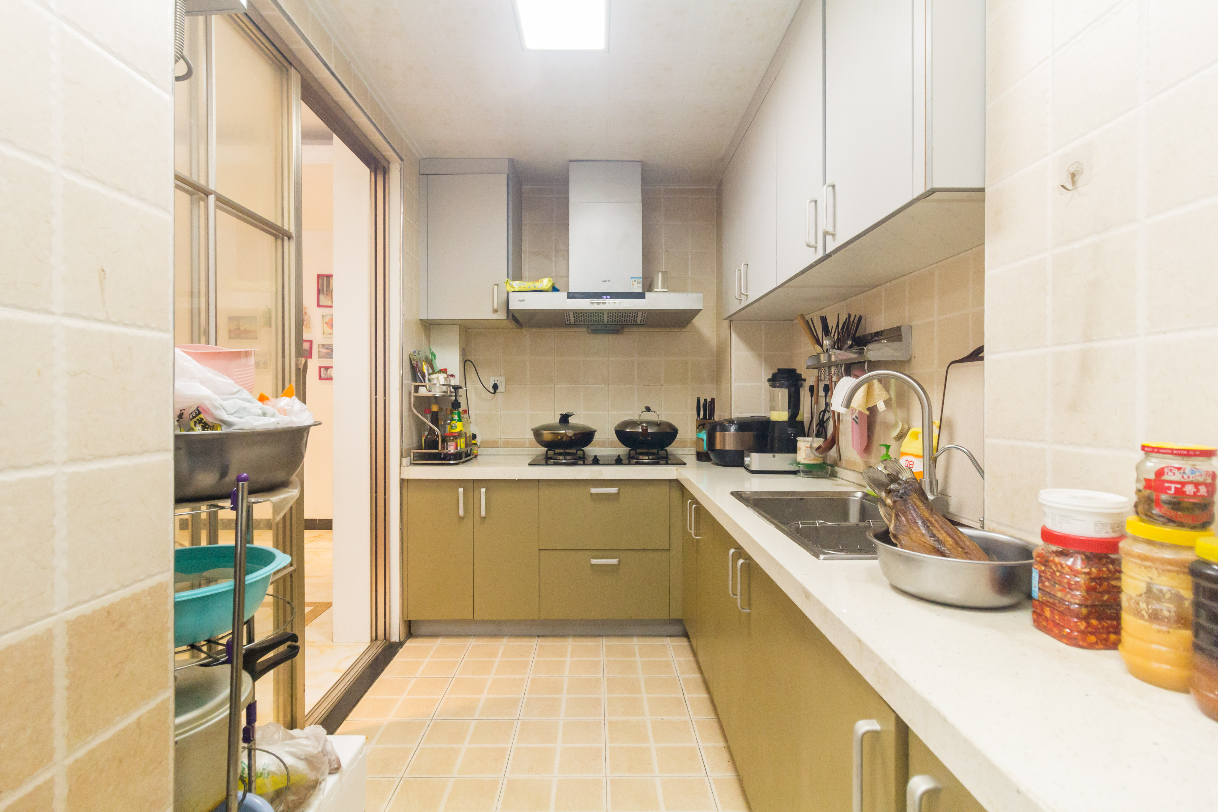 中国铁建国际城二期 3室2厅1卫 76.80万 中国铁建国际城二期 3室2厅1卫 76.80万厨房