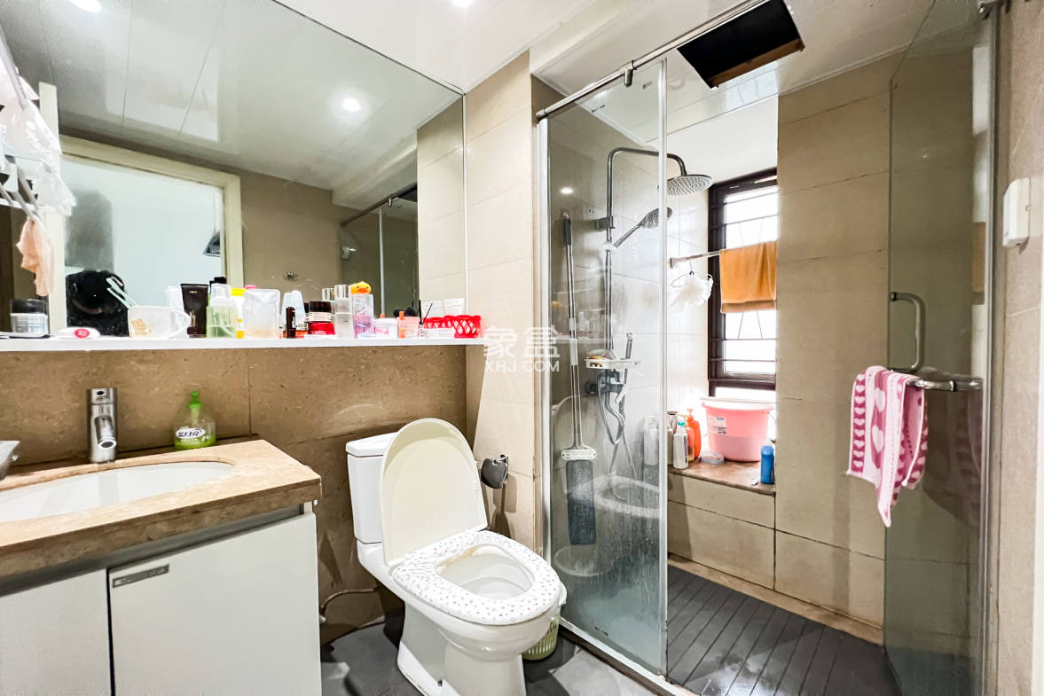 时代倾城一期 3室2厅1卫 112.00万 时代倾城一期 3室2厅1卫 112.00万卫生间