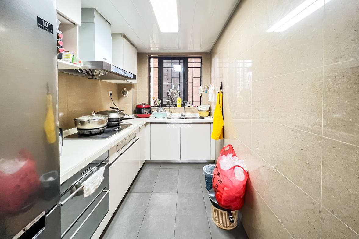 时代倾城一期 3室2厅1卫 112.00万 时代倾城一期 3室2厅1卫 112.00万厨房