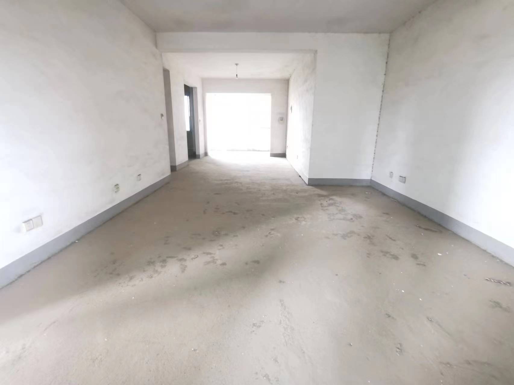 紫苑江岸 4室2厅2卫 51.80万 紫苑江岸 4室2厅2卫 51.80万室内图