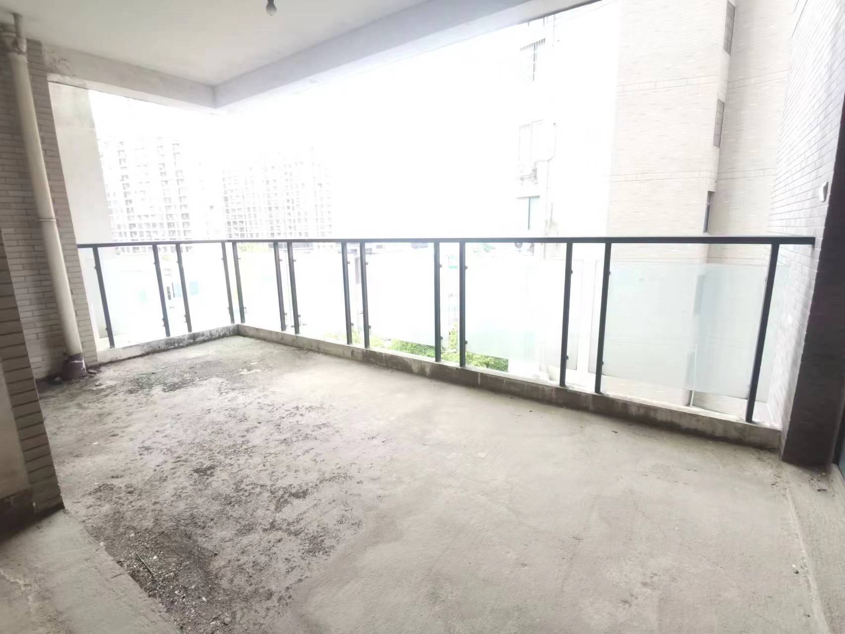 紫苑江岸 4室2厅2卫 51.80万 紫苑江岸 4室2厅2卫 51.80万室内图