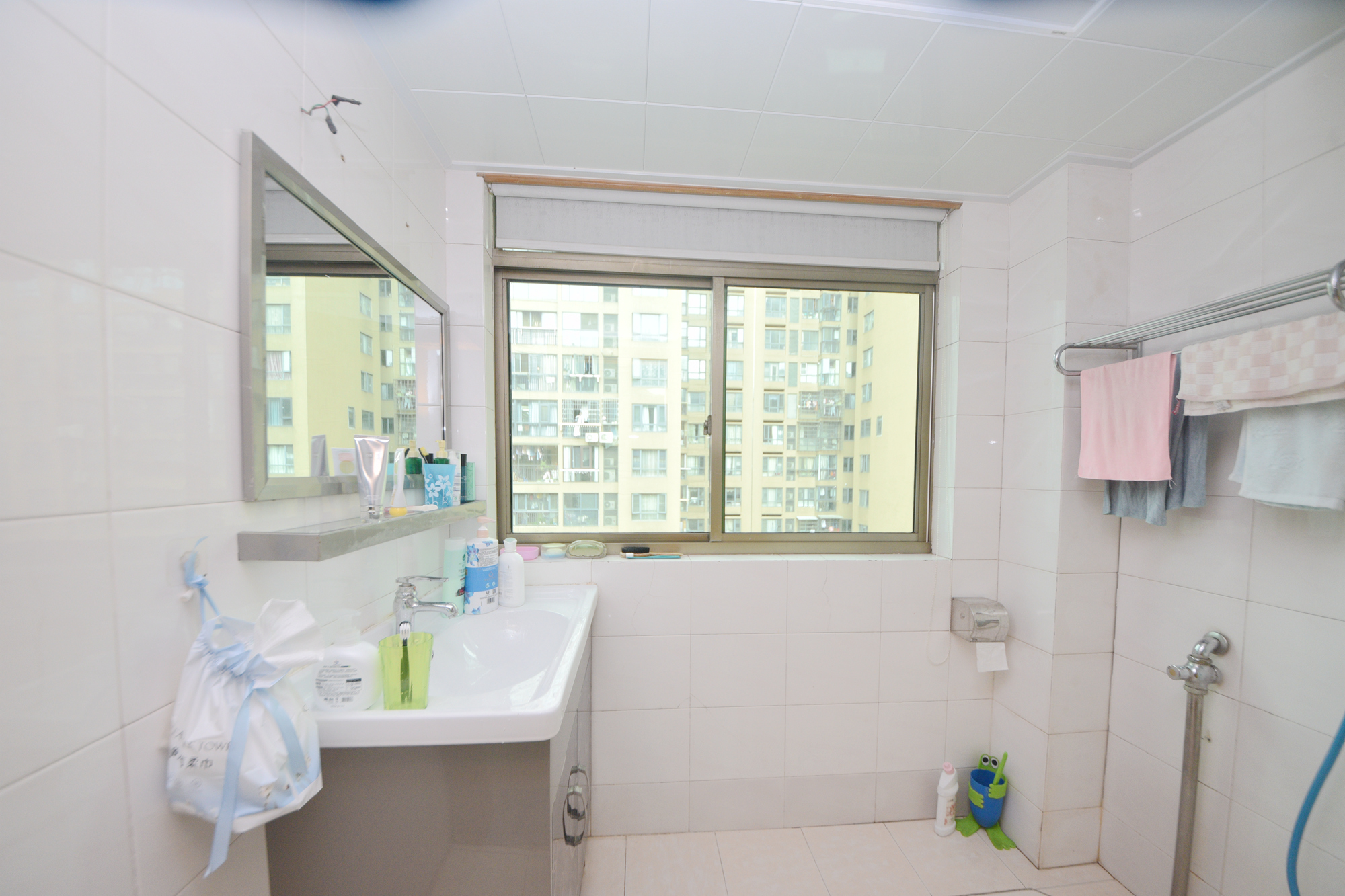 宏轩花苑  3室2厅2卫    128.0万卫生间