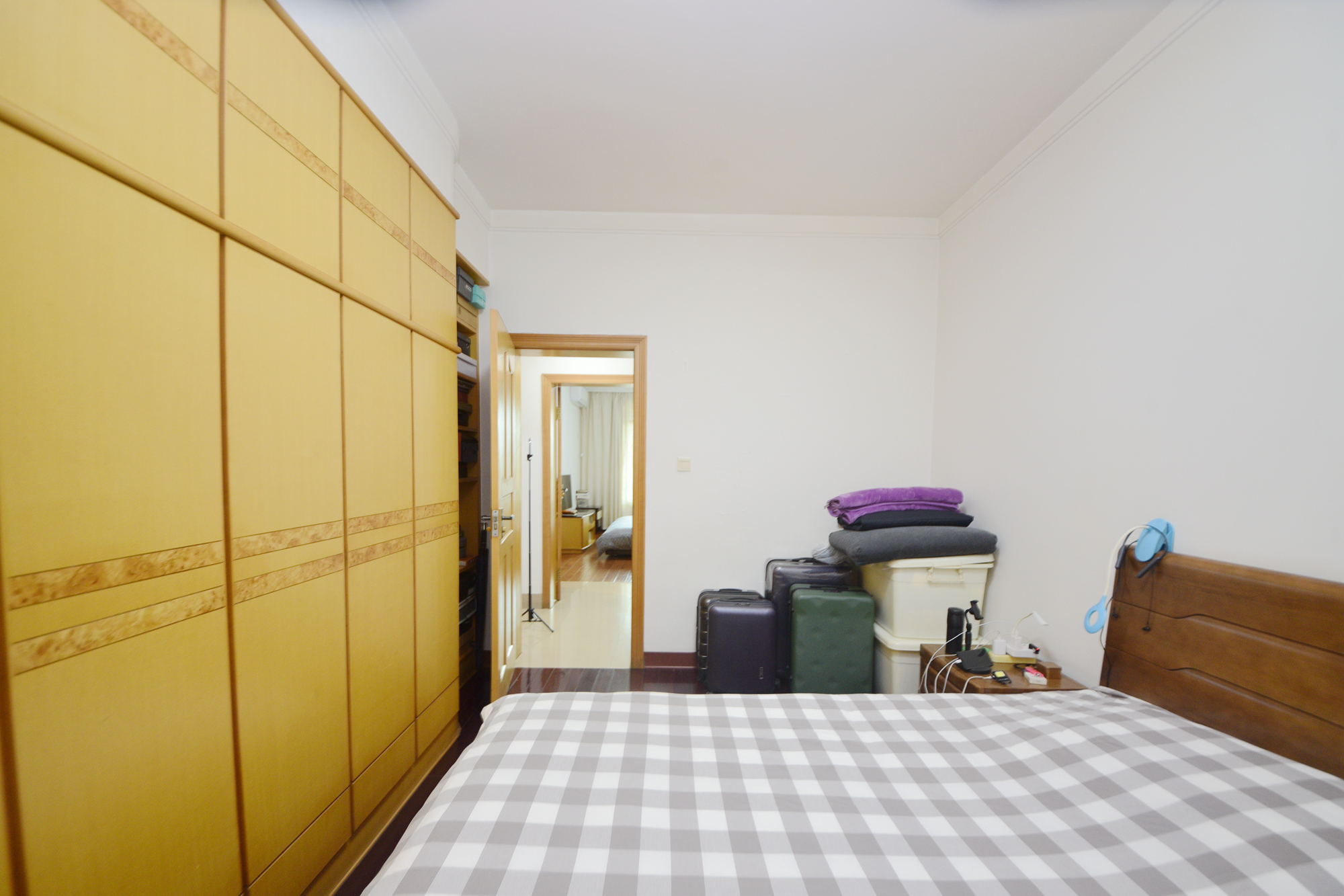 宏轩花苑  3室2厅2卫    128.0万卧室