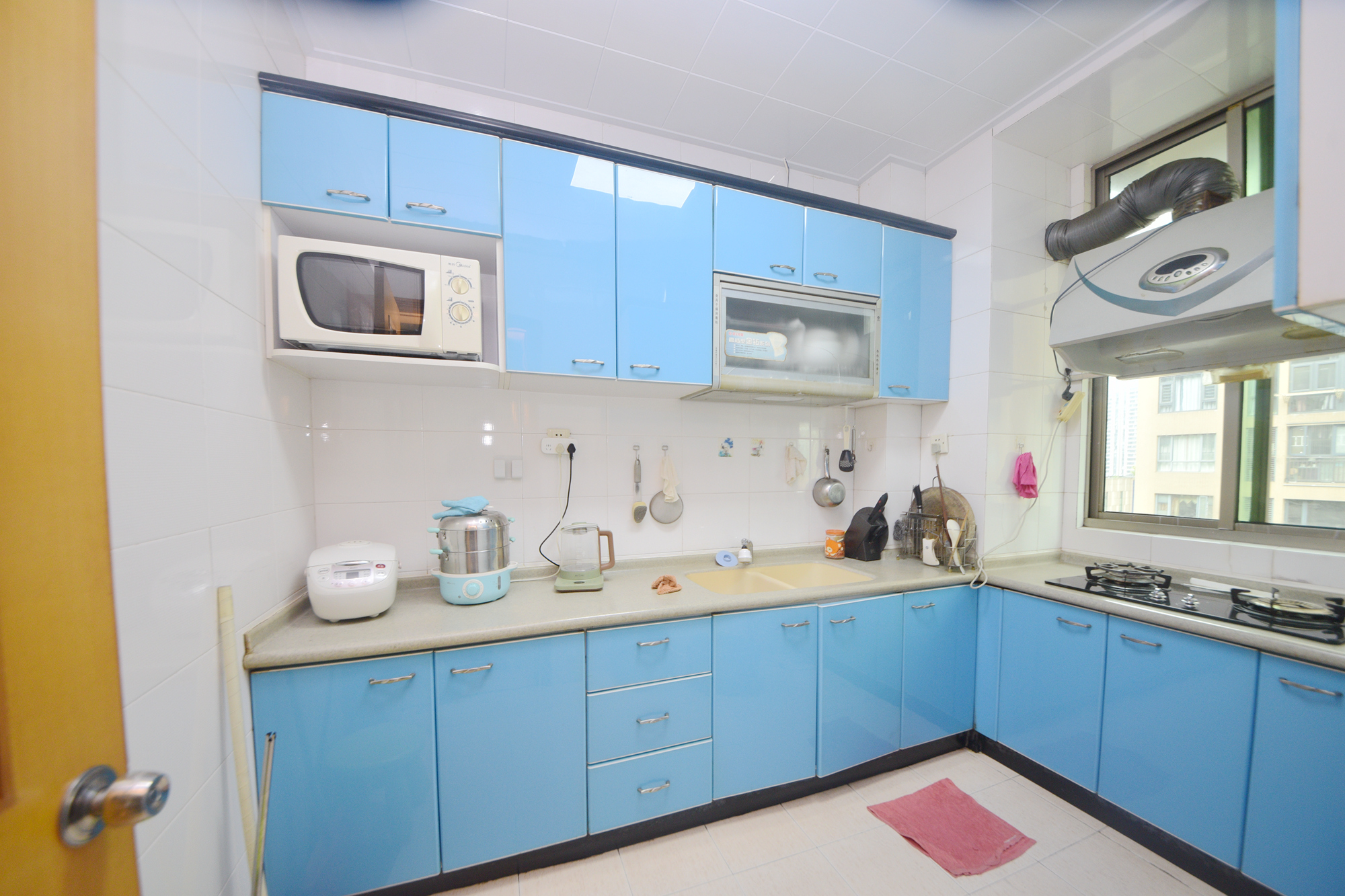 宏轩花苑  3室2厅2卫    128.0万厨房