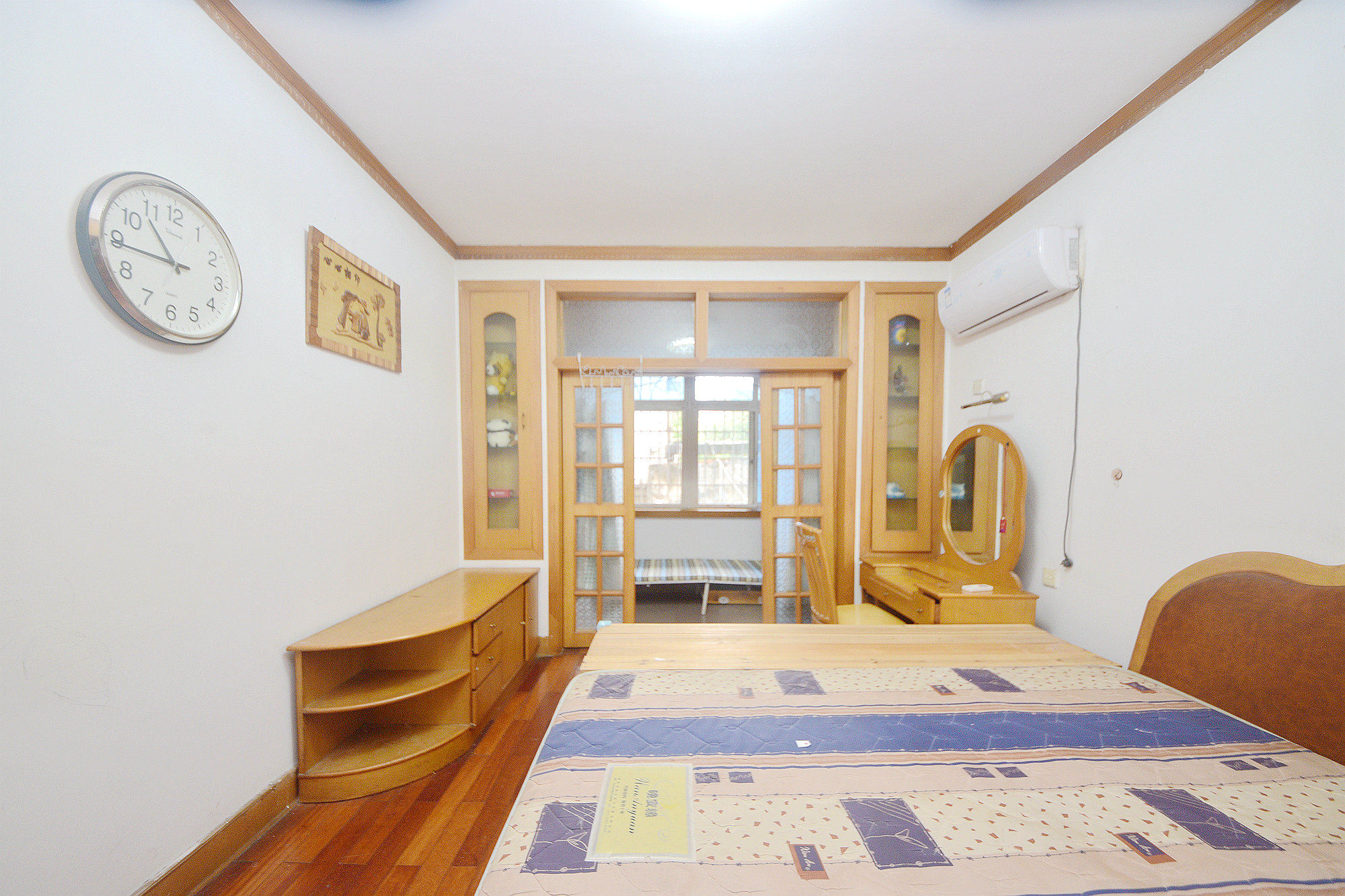 公路局宿舍  2室1厅1卫   75.80万卧室