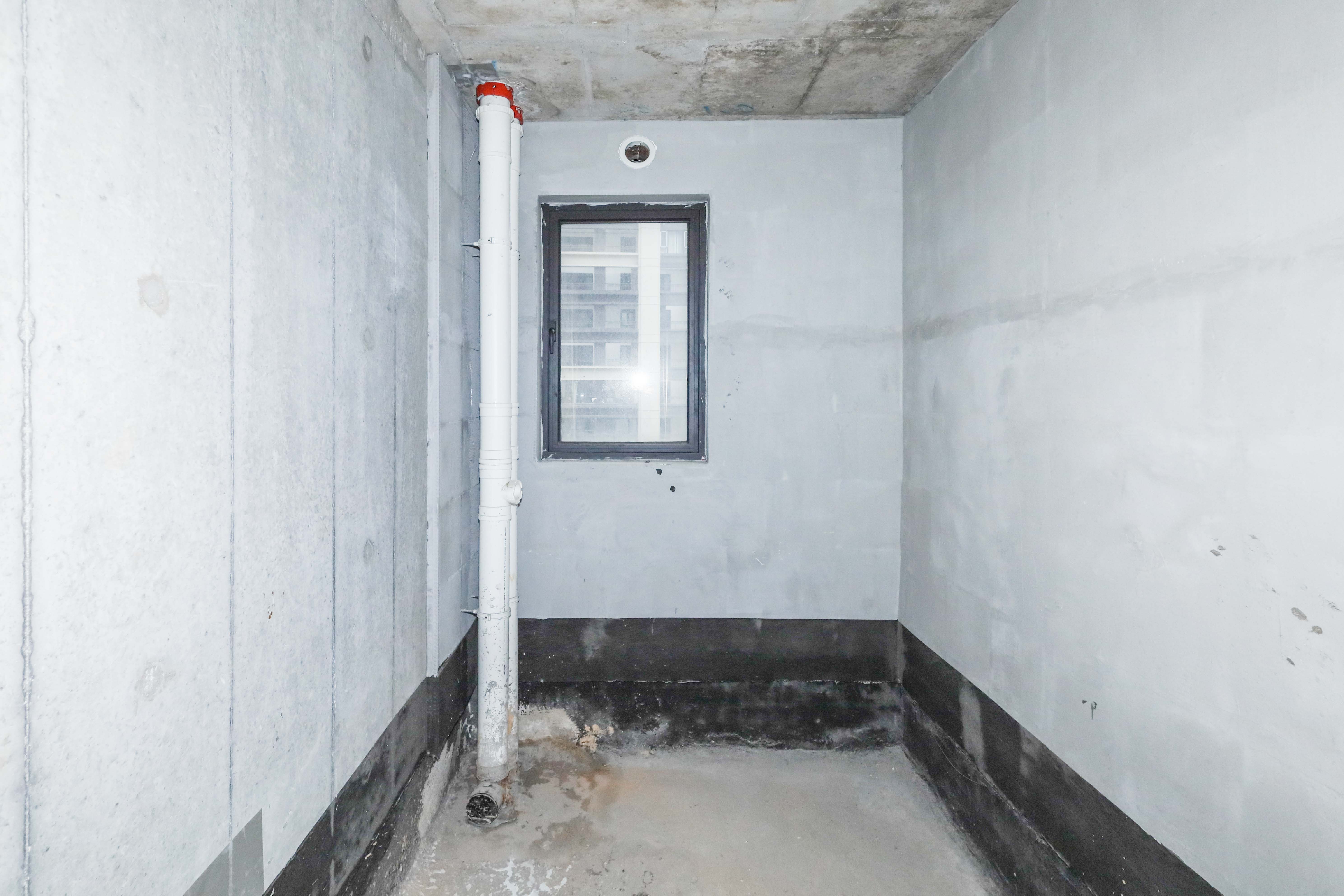 建发央著  4室2厅2卫   290.00万卫生间