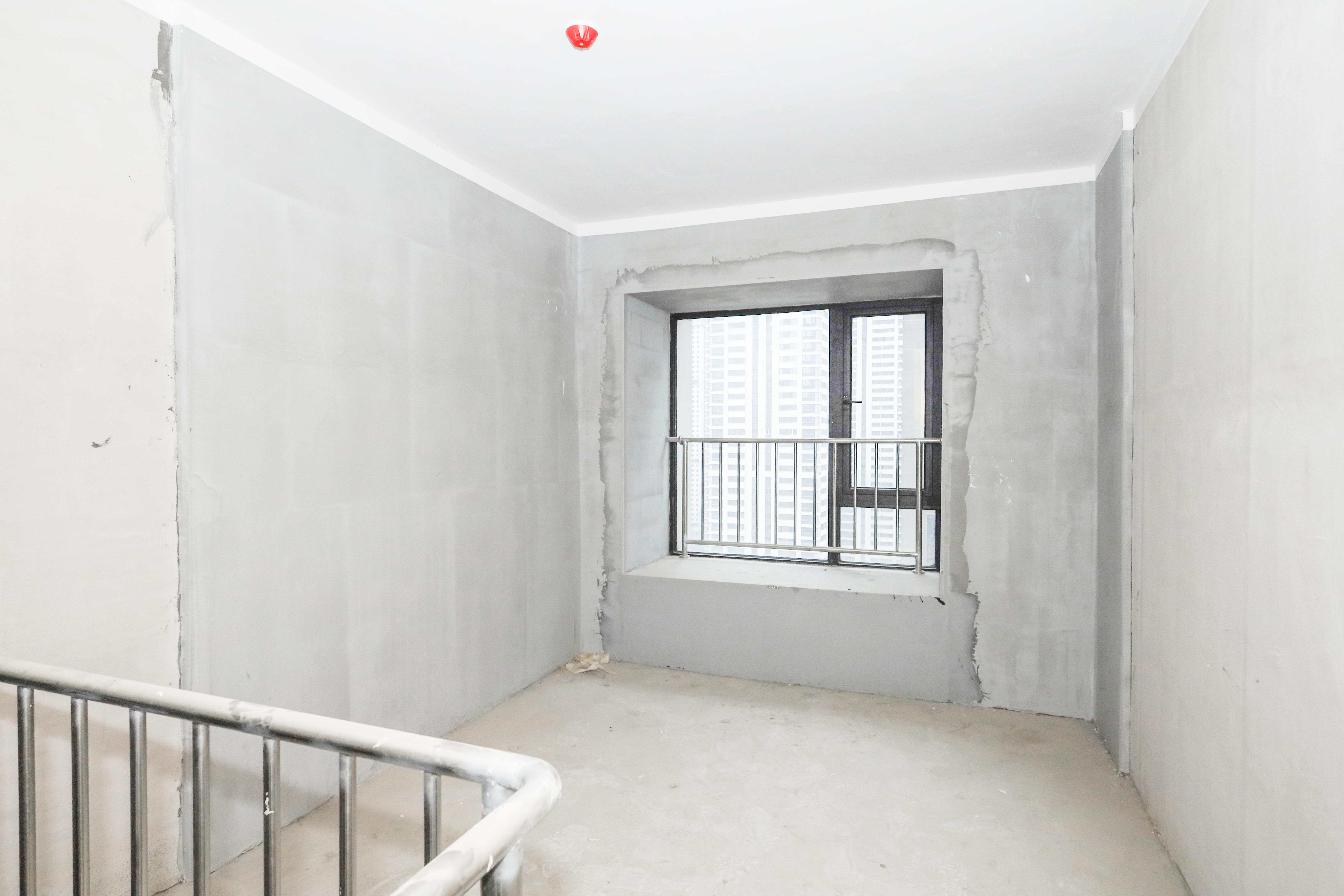 建发央著  4室2厅2卫   290.00万卧室