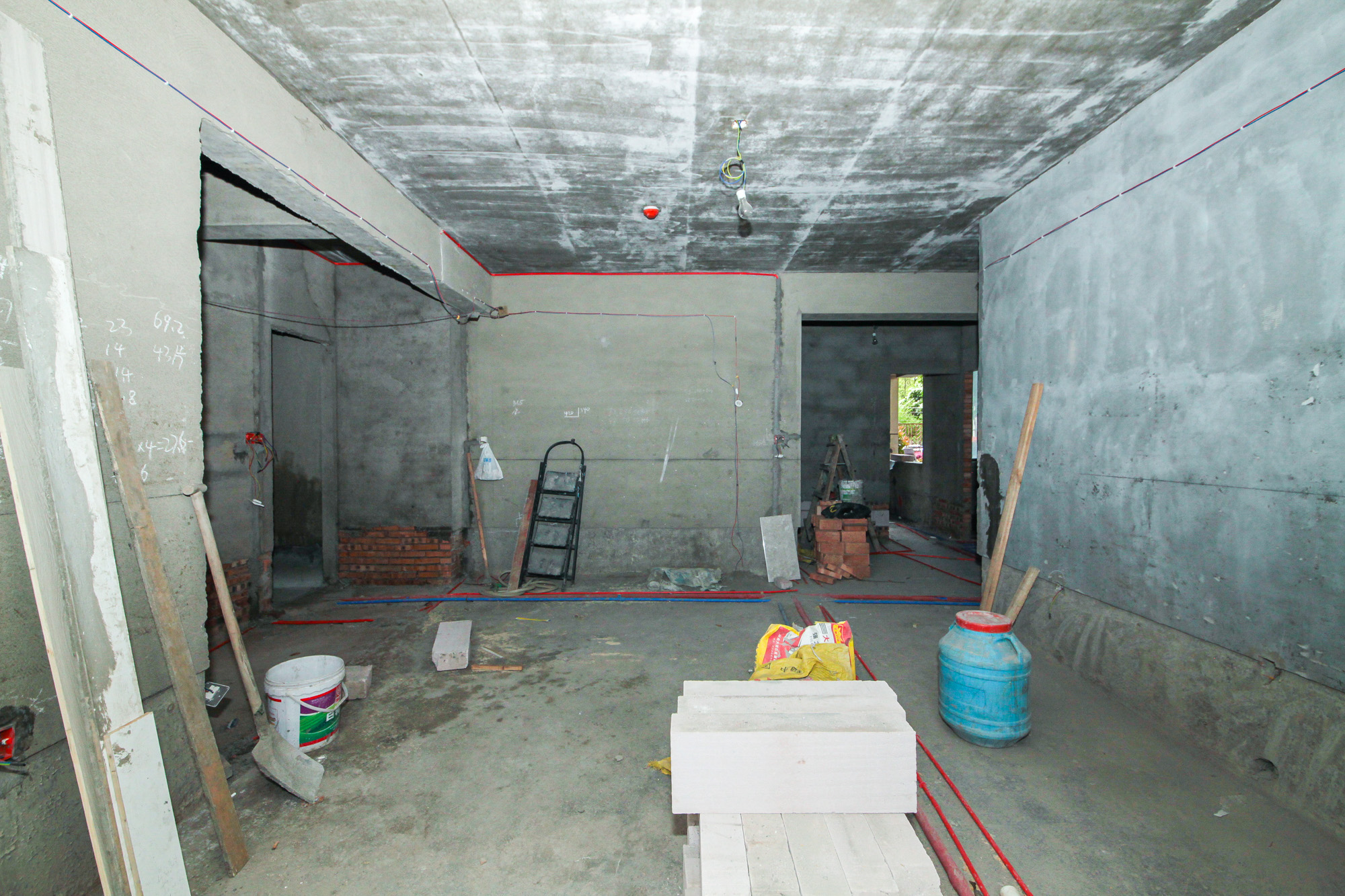 国泰九龙湾 4室2厅2卫 98.00万 国泰九龙湾 4室2厅2卫 98.00万客厅