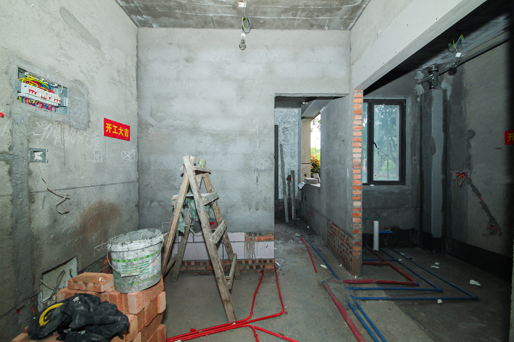 国泰九龙湾 4室2厅2卫 98.00万 国泰九龙湾 4室2厅2卫 98.00万客厅