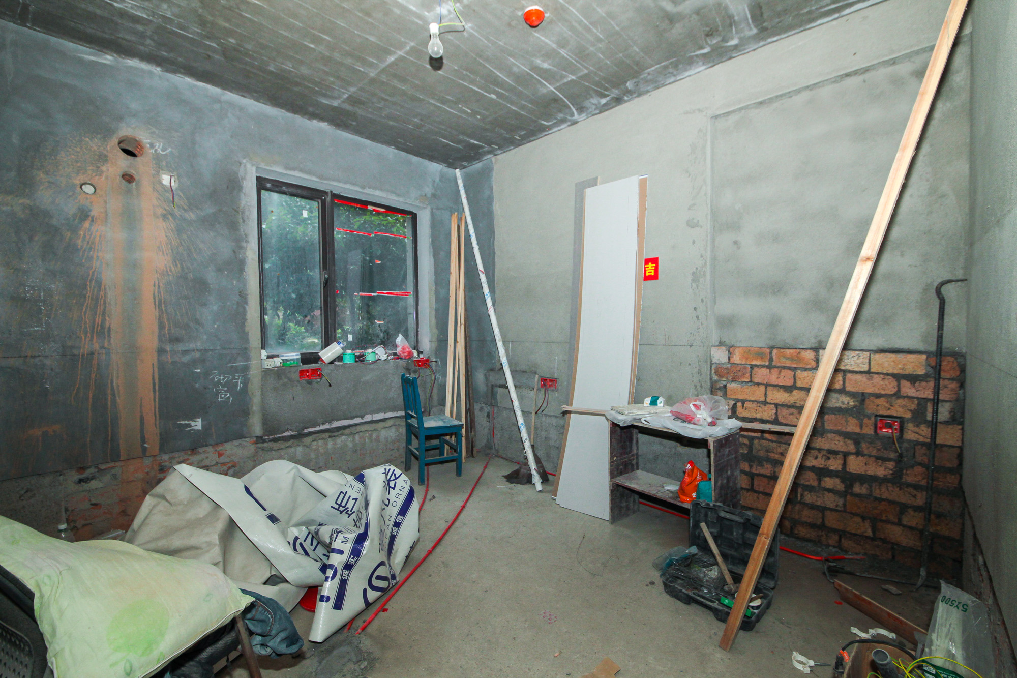 国泰九龙湾 4室2厅2卫 98.00万 国泰九龙湾 4室2厅2卫 98.00万卧室