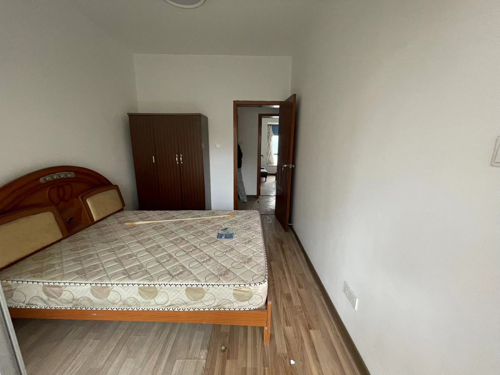 湘银二期世纪花园  4室2厅1卫   60.00万 湘银二期世纪花园  4室2厅1卫   60.00万室内图