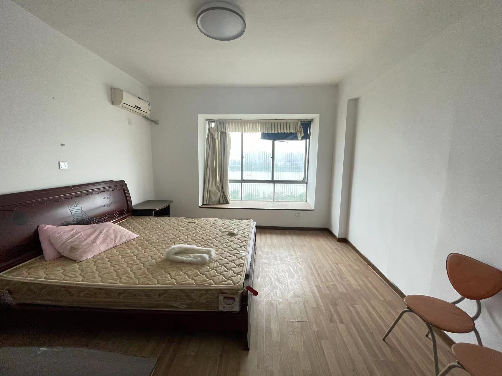 湘银二期世纪花园  4室2厅1卫   60.00万 湘银二期世纪花园  4室2厅1卫   60.00万室内图