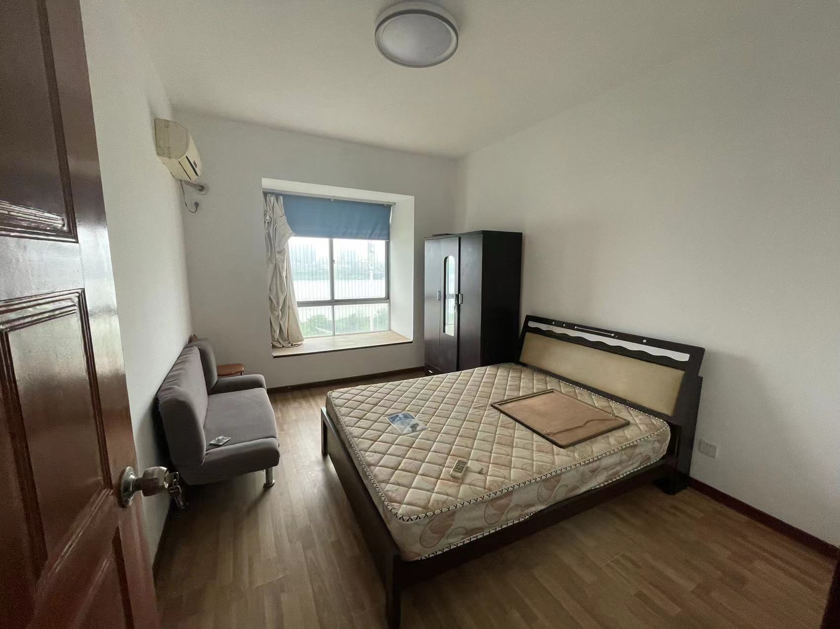 湘银二期世纪花园  4室2厅1卫   60.00万 湘银二期世纪花园  4室2厅1卫   60.00万室内图