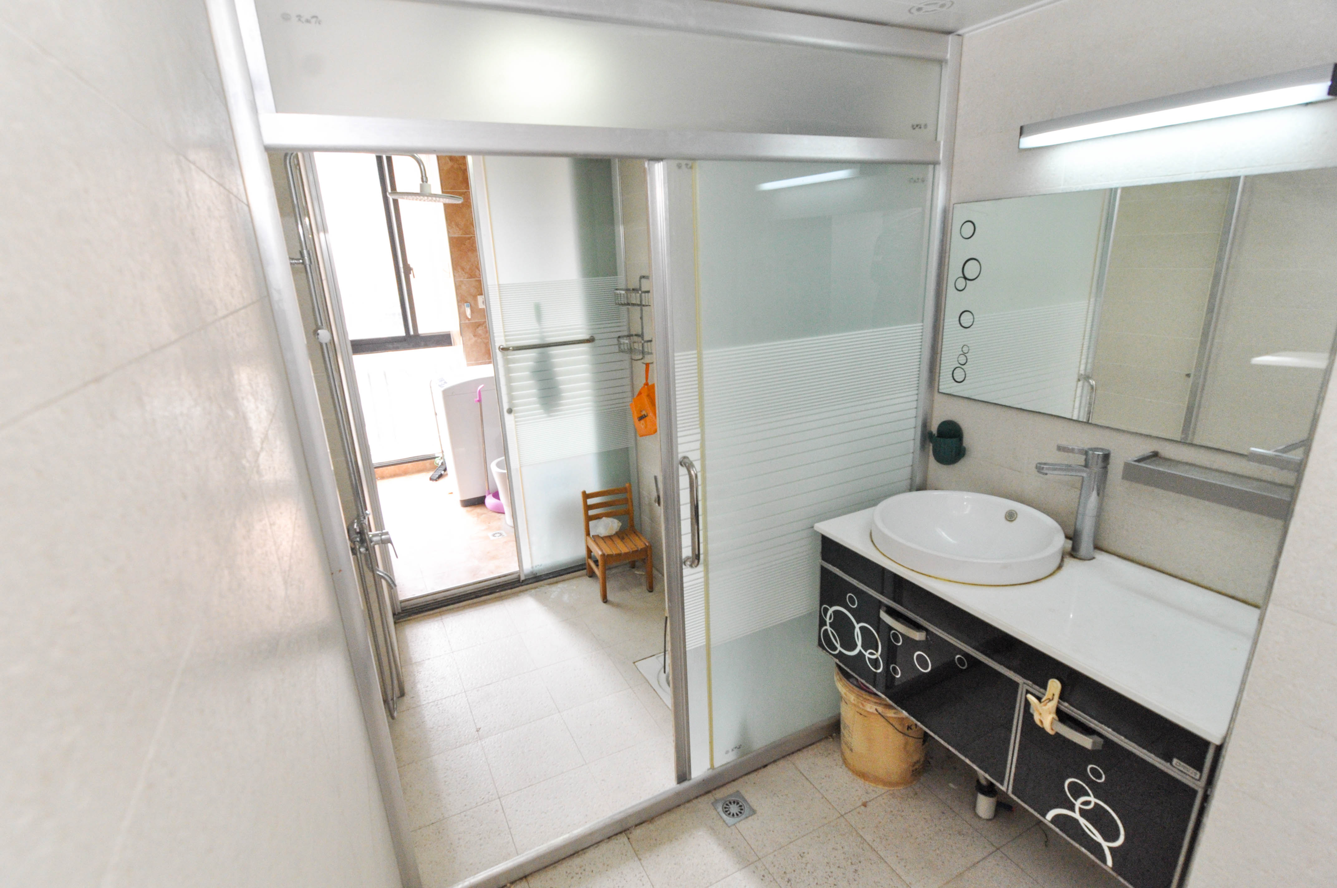 沁园春御院  4室2厅2卫    205.0万卫生间