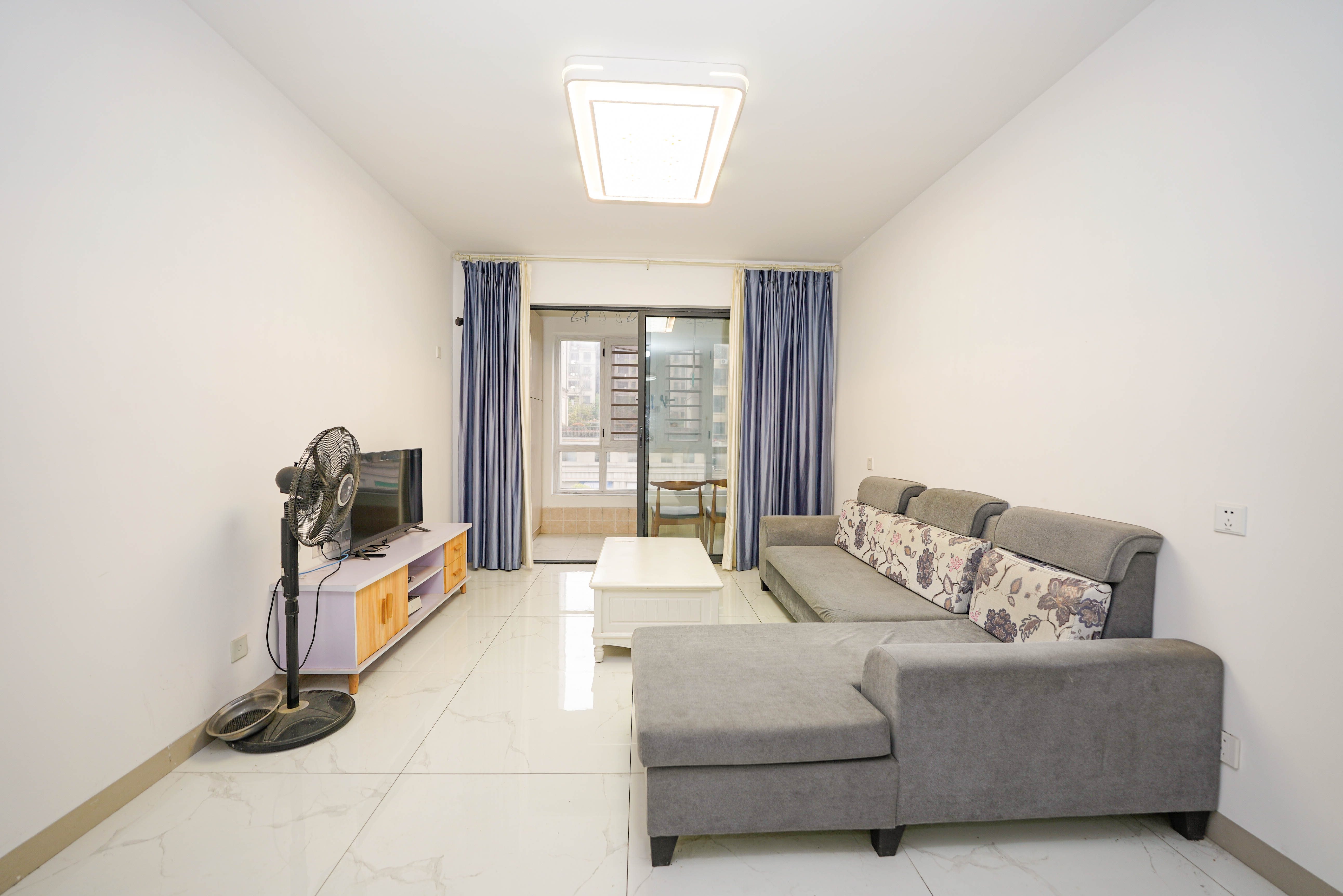 五矿万境蓝山  2室2厅1卫    85.0万客厅