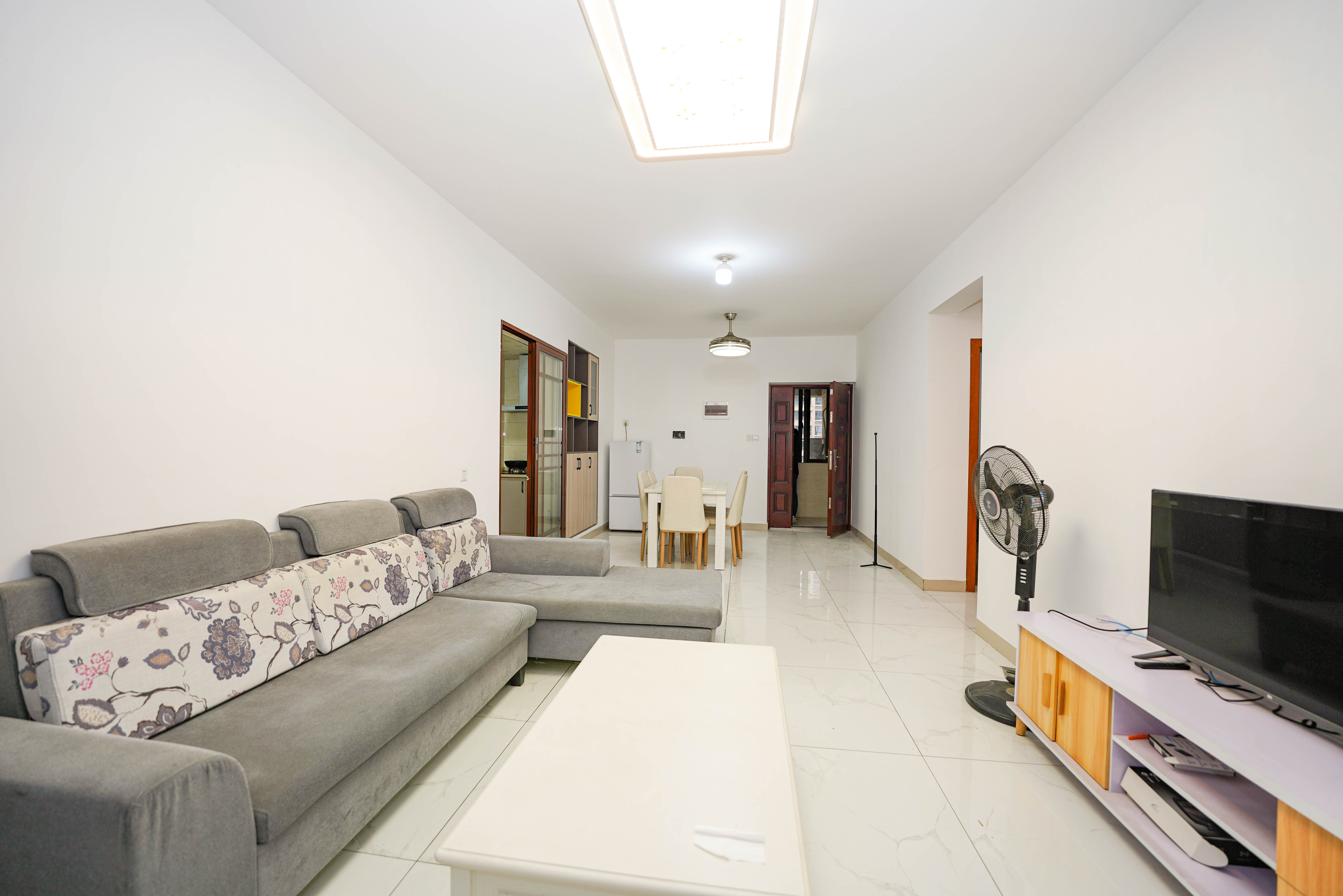 五矿万境蓝山  2室2厅1卫    85.0万客厅