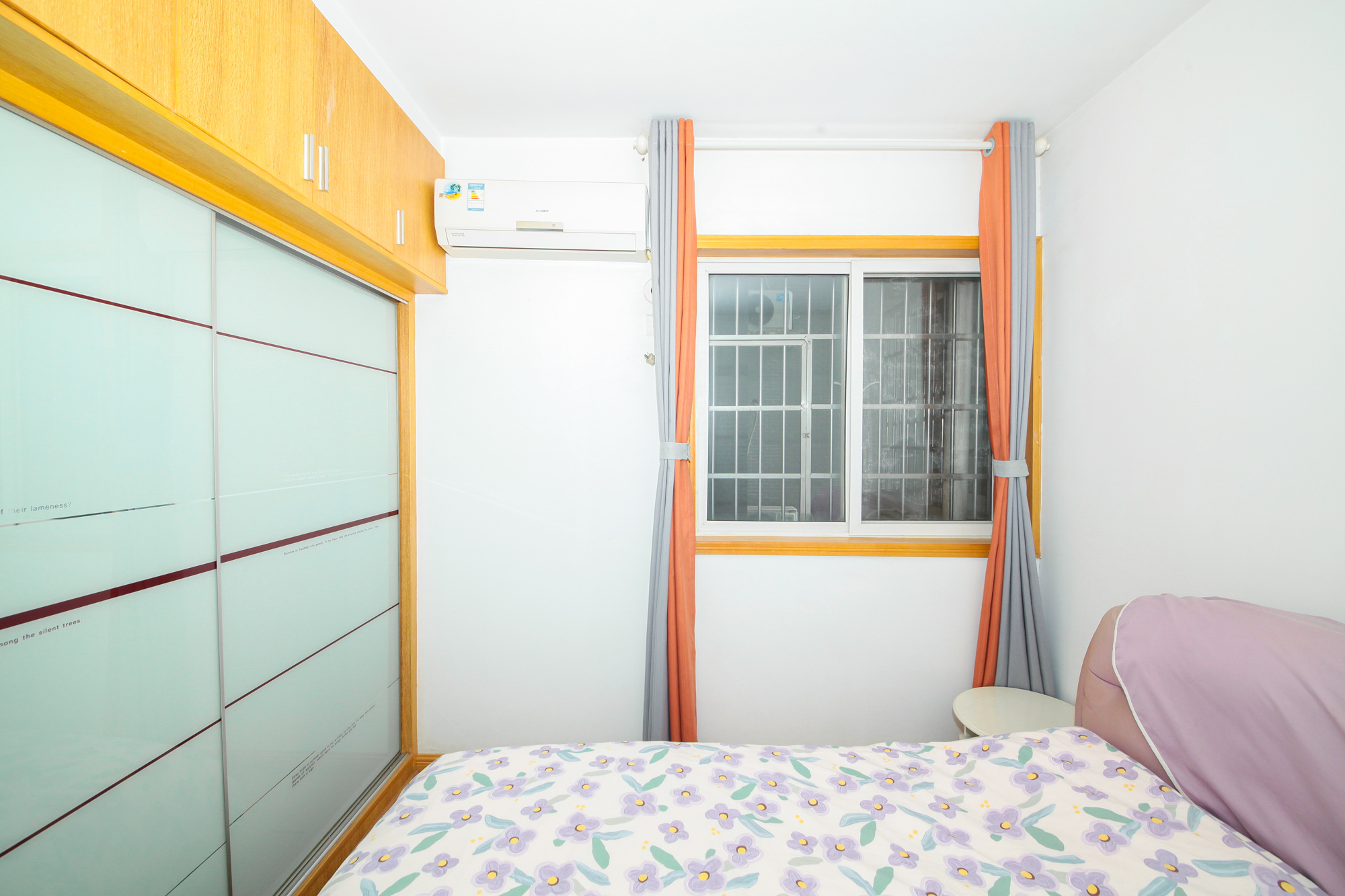 锦璨家园  3室2厅2卫   69.80万 锦璨家园  3室2厅2卫   69.80万卧室