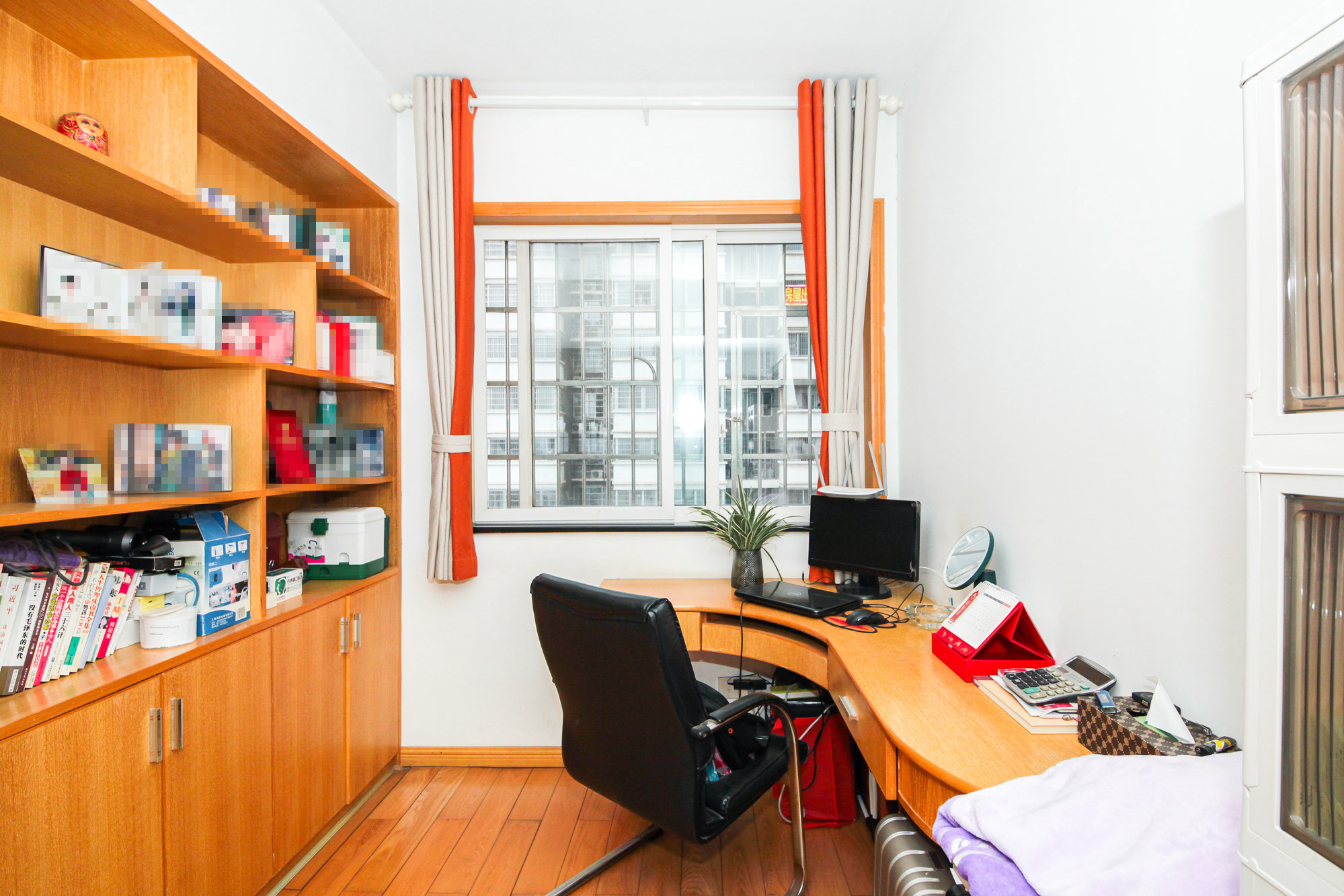 锦璨家园  3室2厅2卫   69.80万 锦璨家园  3室2厅2卫   69.80万卧室