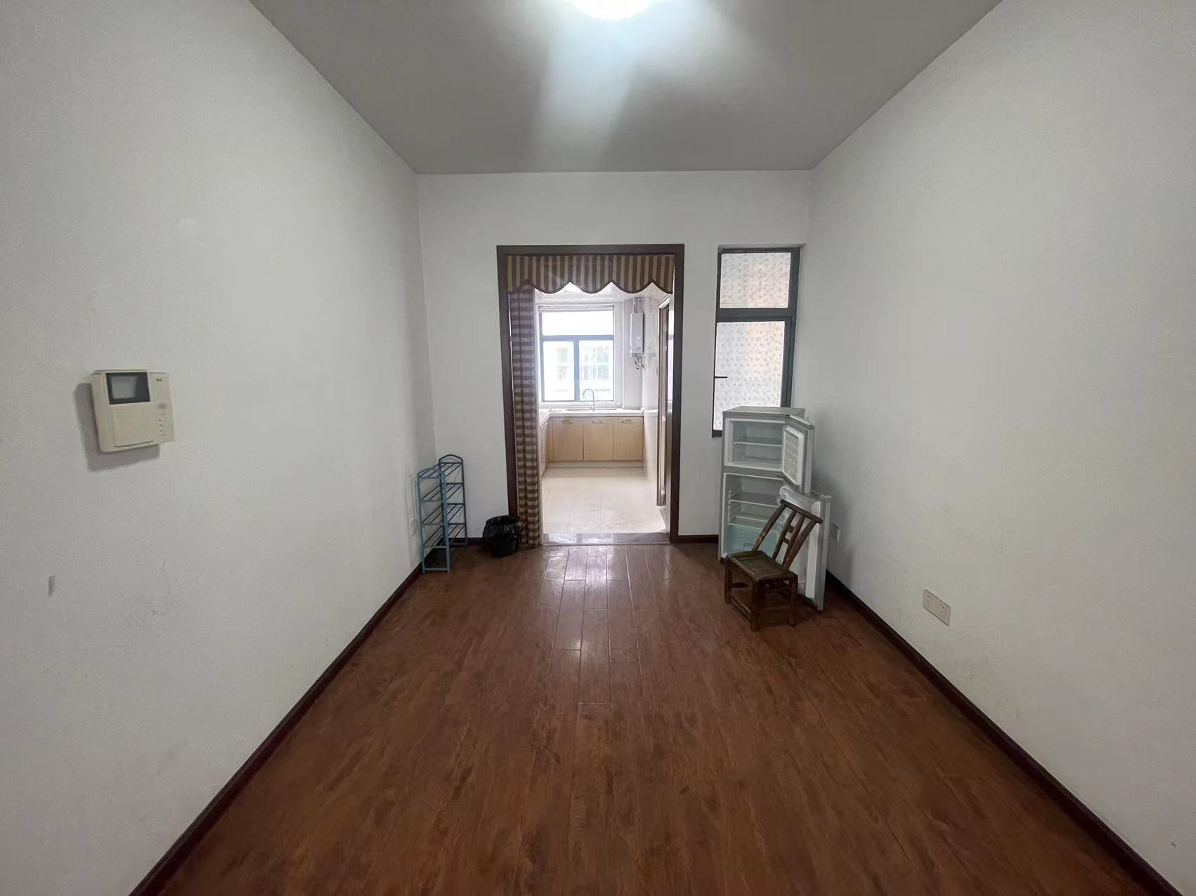 庐山春天一期桃李苑  3室2厅1卫    56.0万 庐山春天一期桃李苑  3室2厅1卫    56.0万室内图