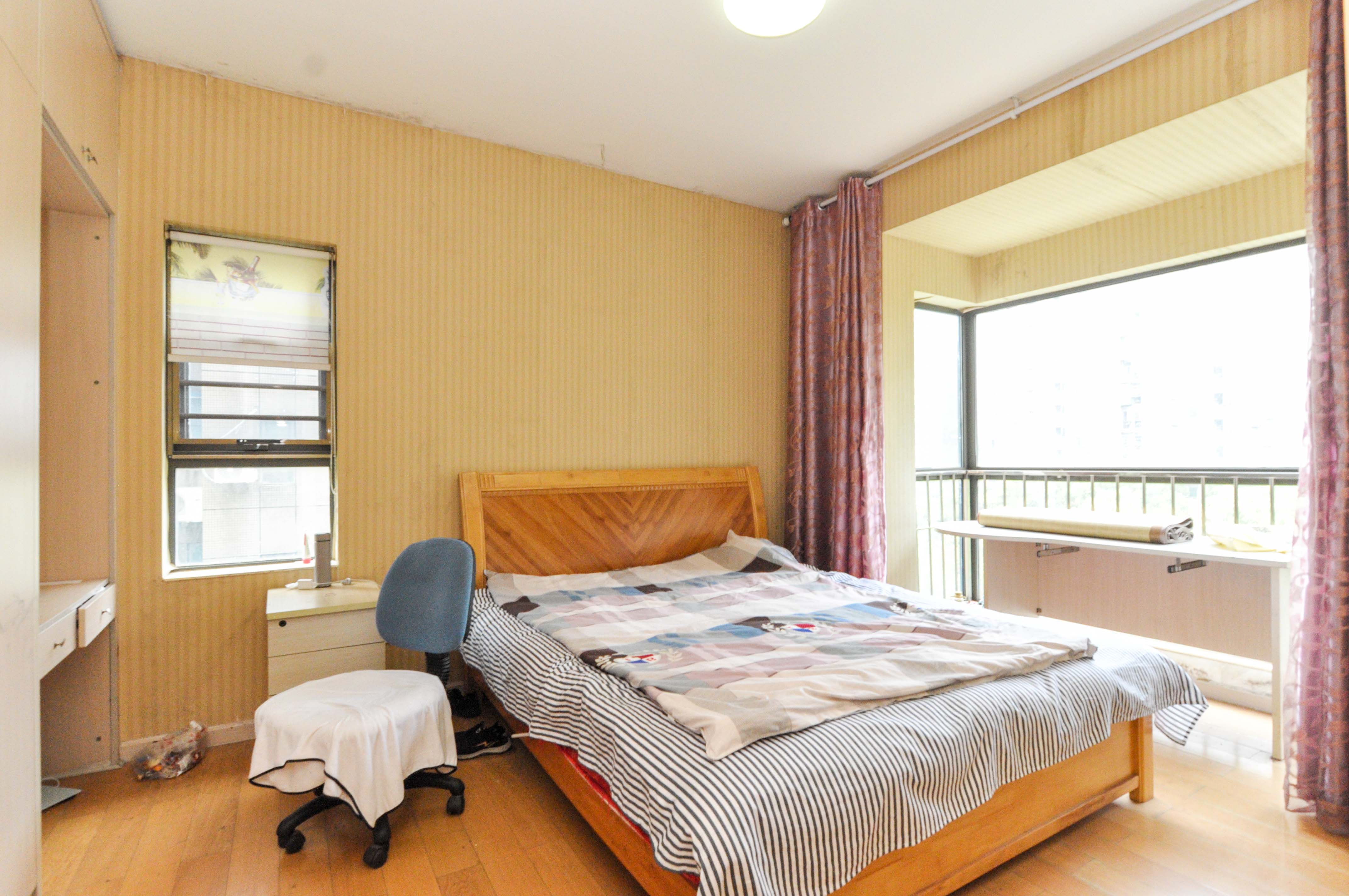 远大麓园  3室2厅2卫    81.0万卧室