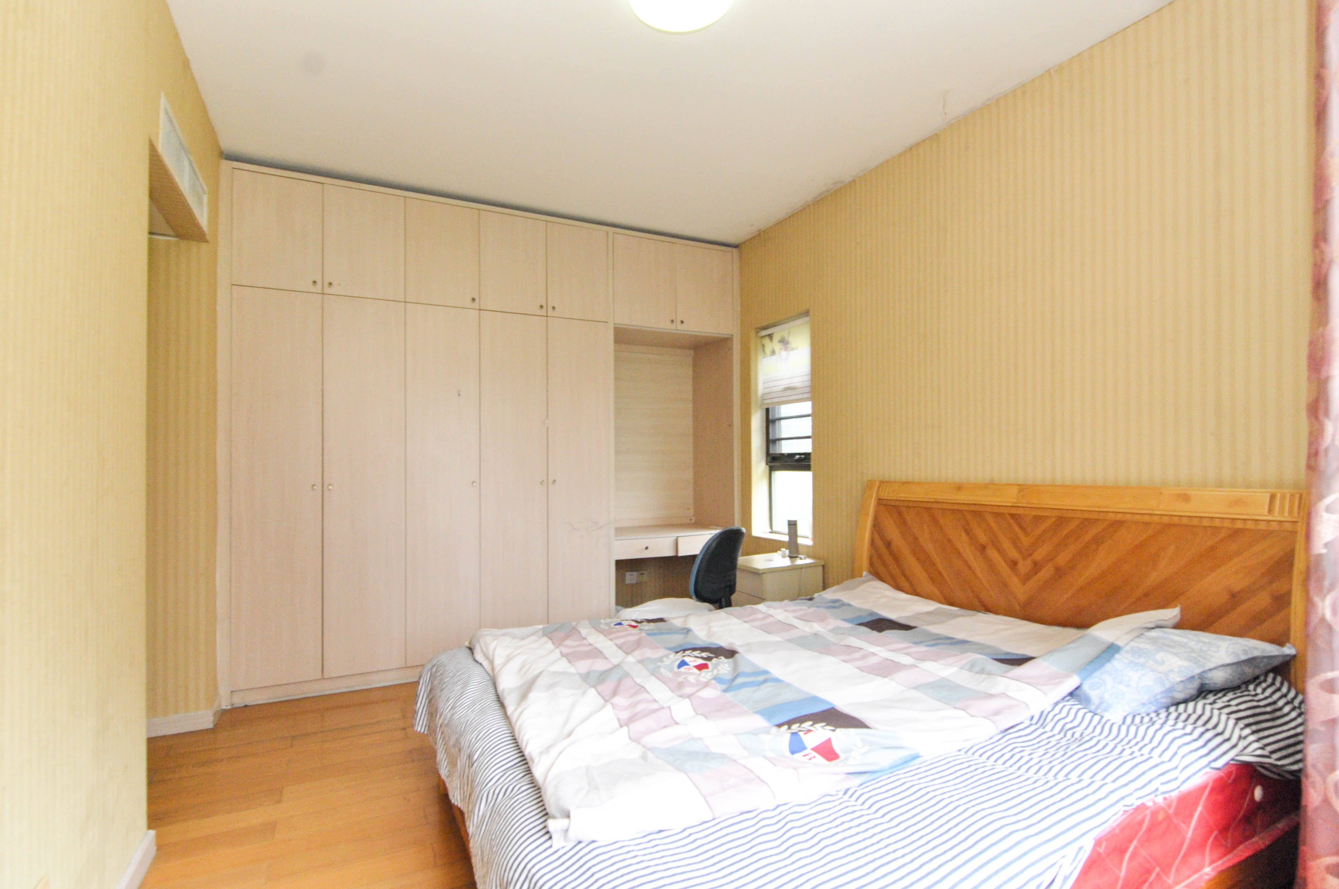 远大麓园  3室2厅2卫    81.0万卧室