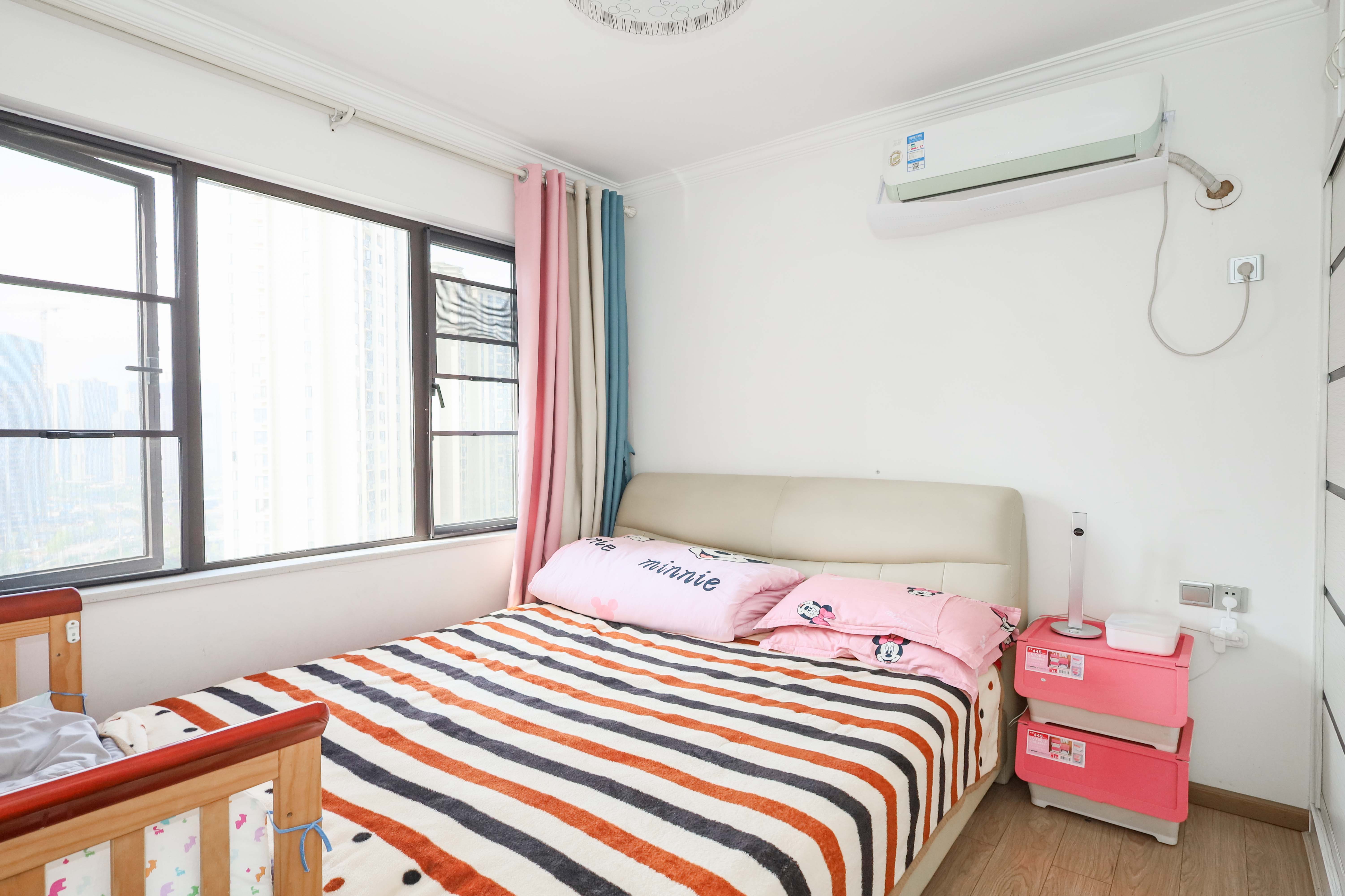 和泓梅溪四季  3室2厅1卫    128.0万卧室