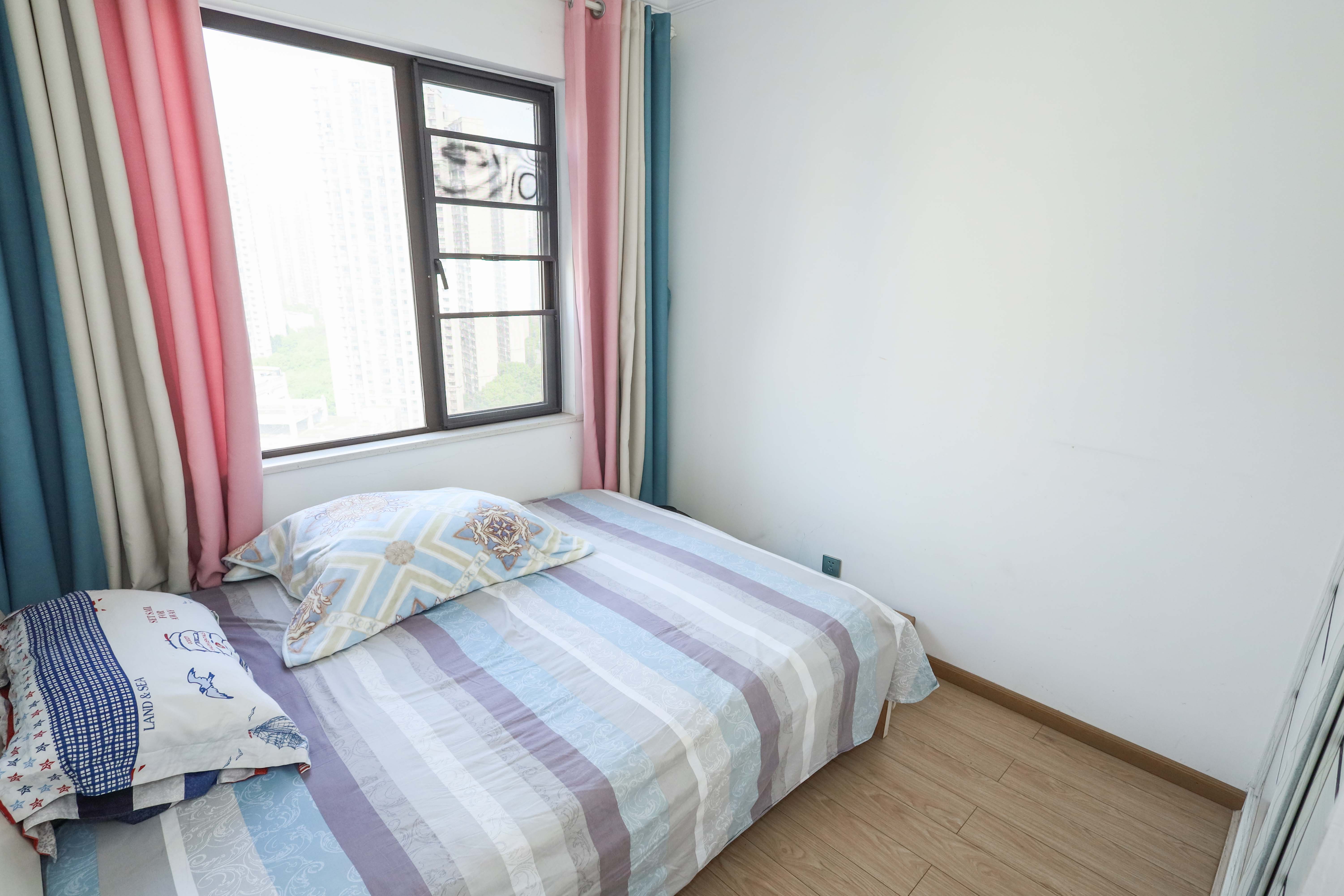 和泓梅溪四季  3室2厅1卫    128.0万卧室