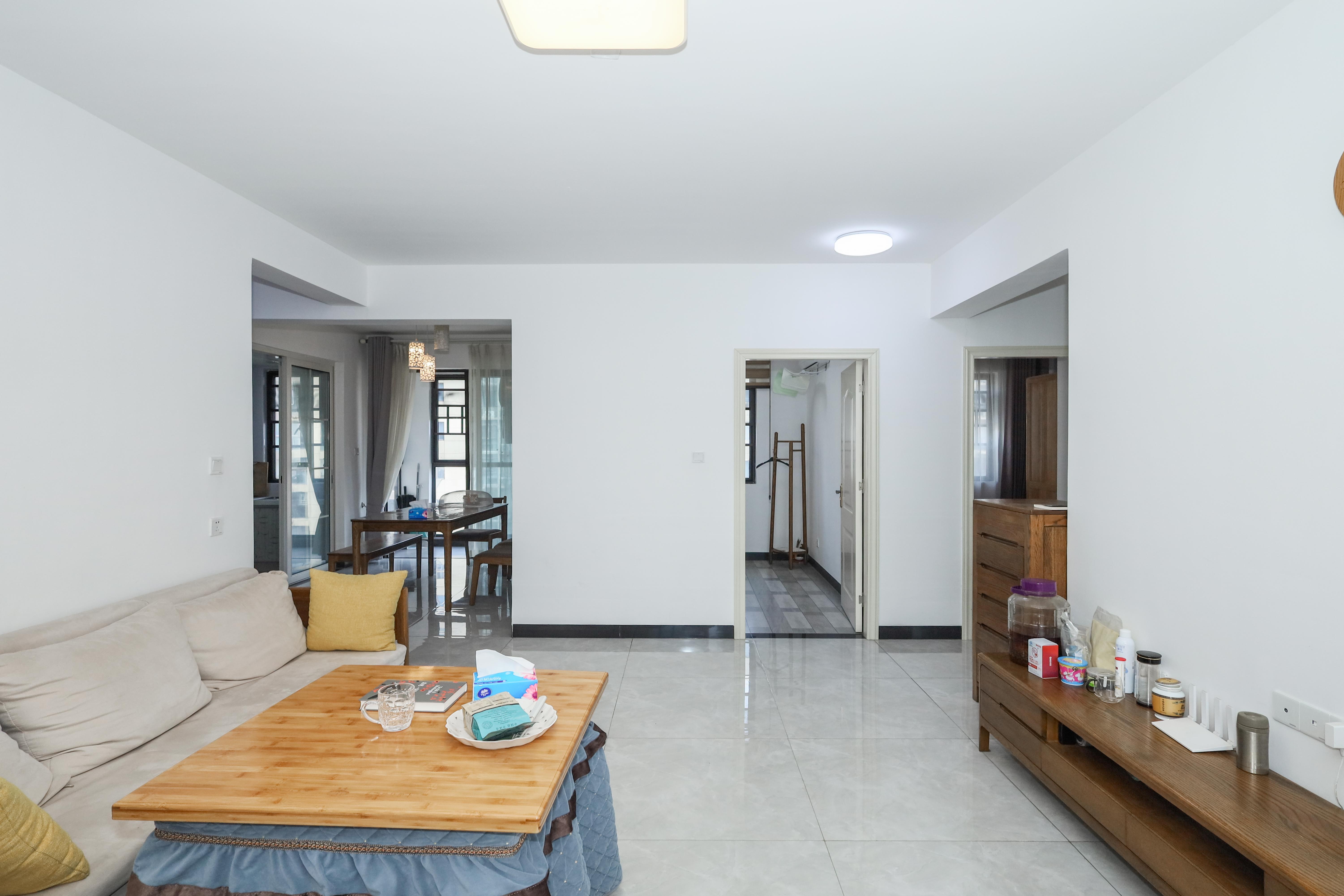 中国铁建梅溪青秀二期  4室2厅2卫    208.0万客厅