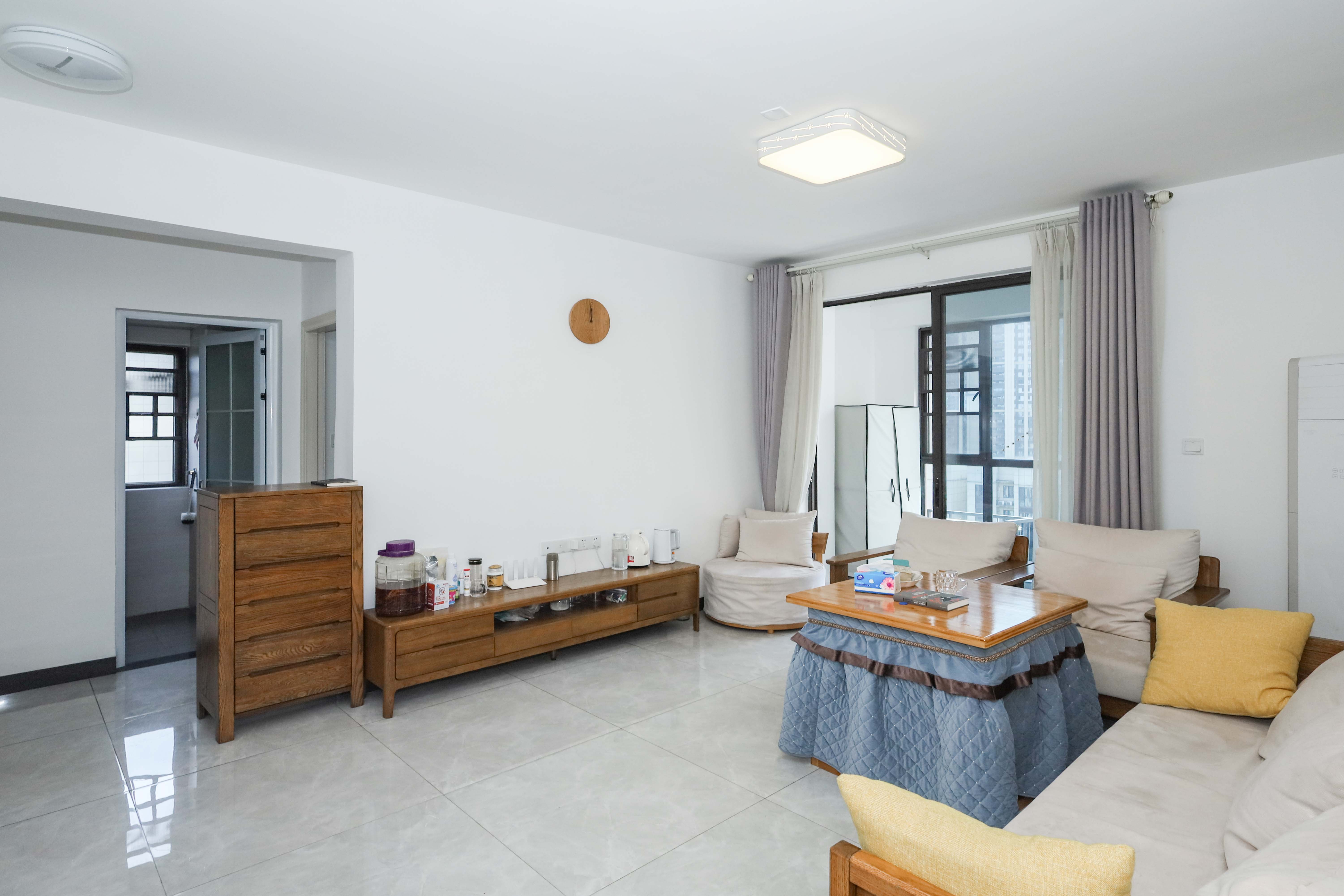 中国铁建梅溪青秀二期  4室2厅2卫    208.0万客厅