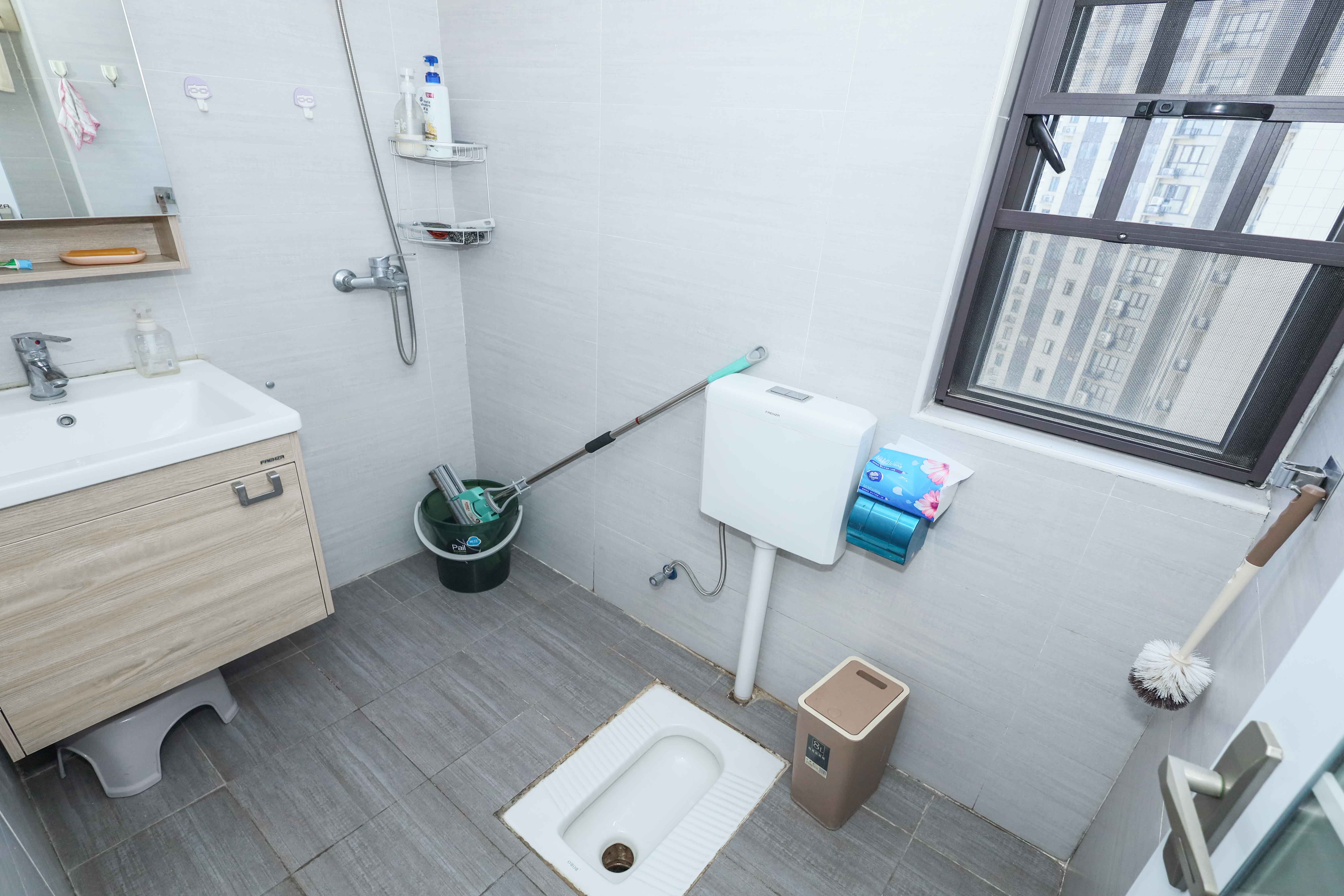 中国铁建梅溪青秀二期  4室2厅2卫    208.0万卫生间