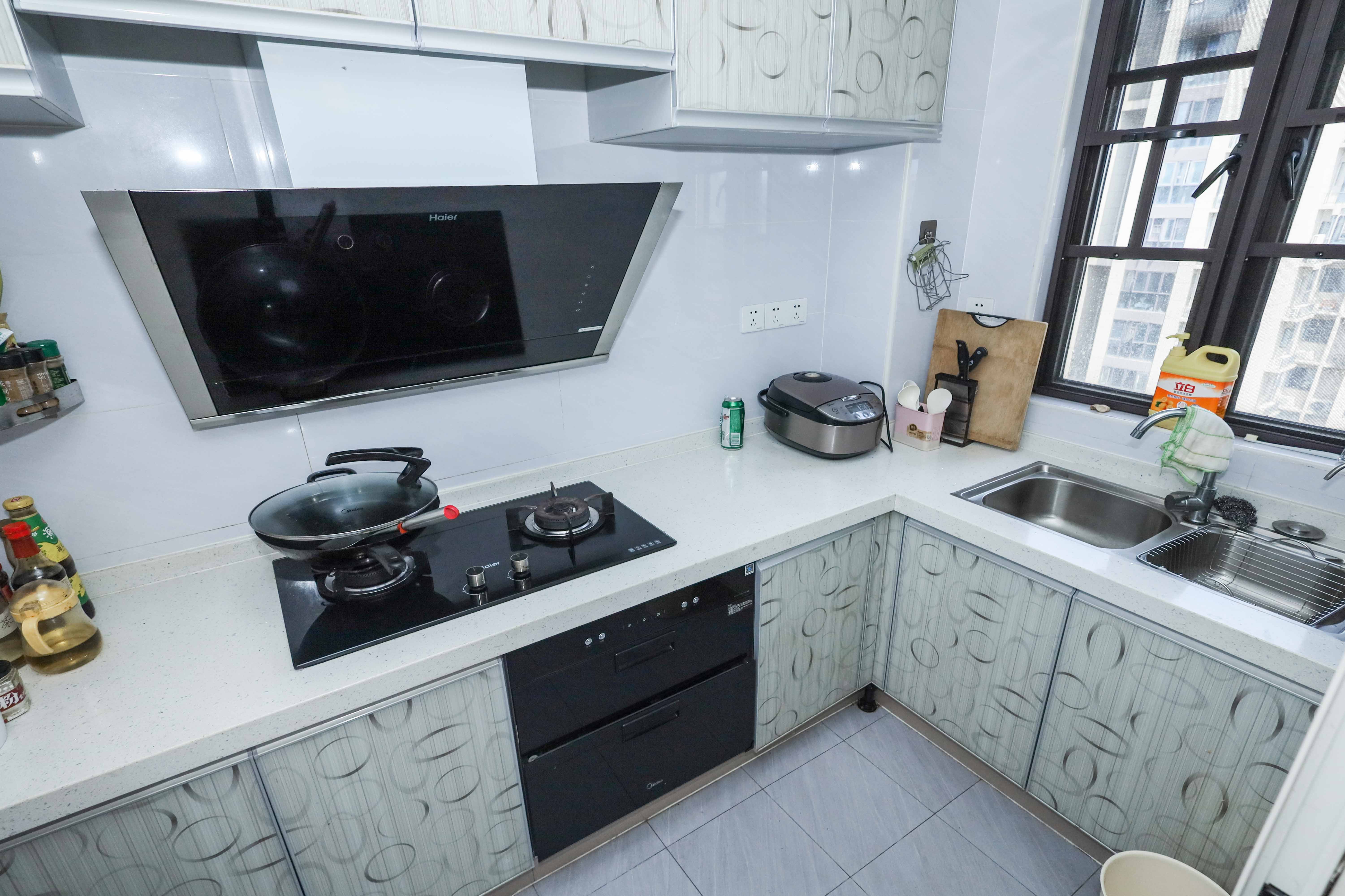 中国铁建梅溪青秀二期  4室2厅2卫    208.0万厨房