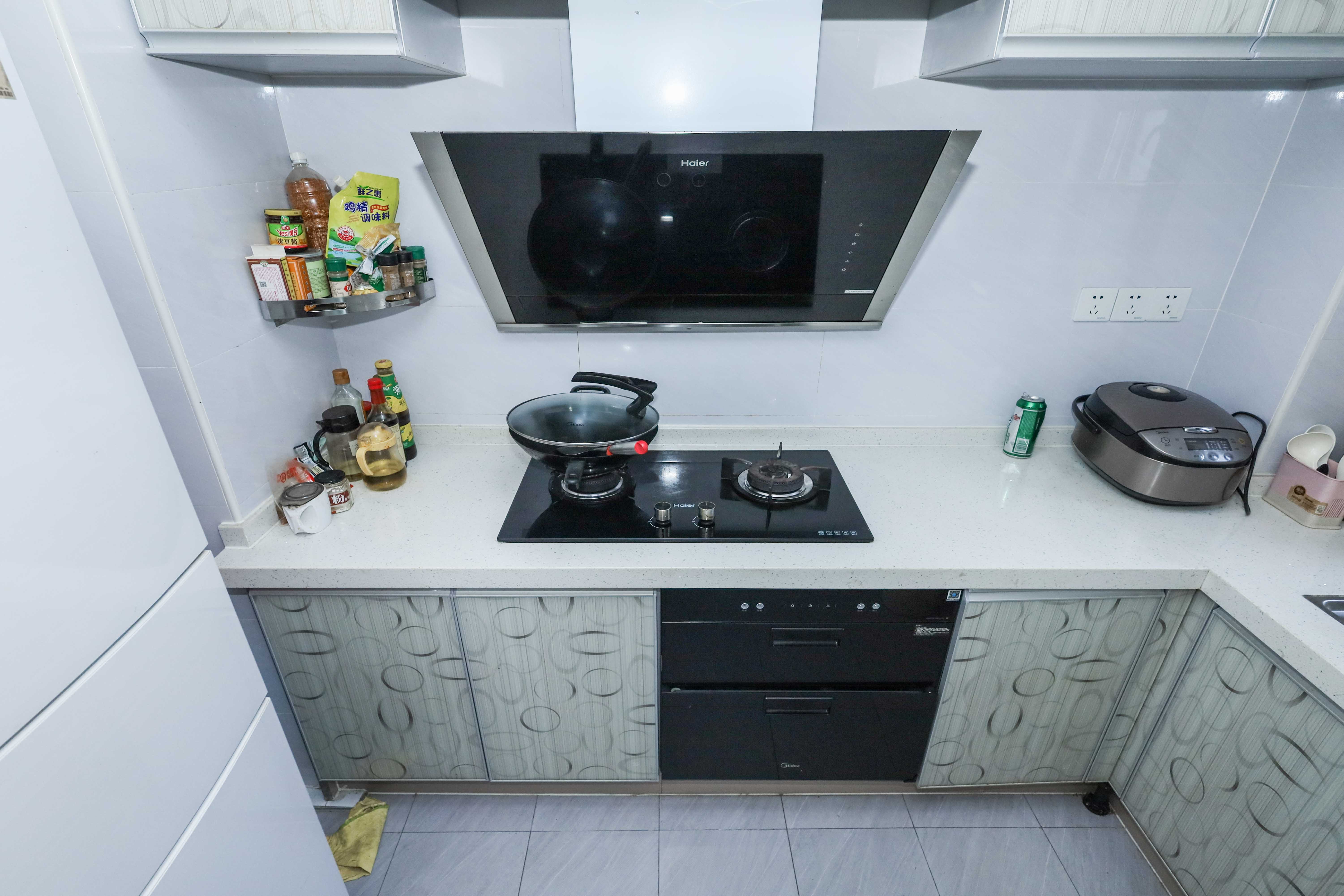 中国铁建梅溪青秀二期  4室2厅2卫    208.0万厨房