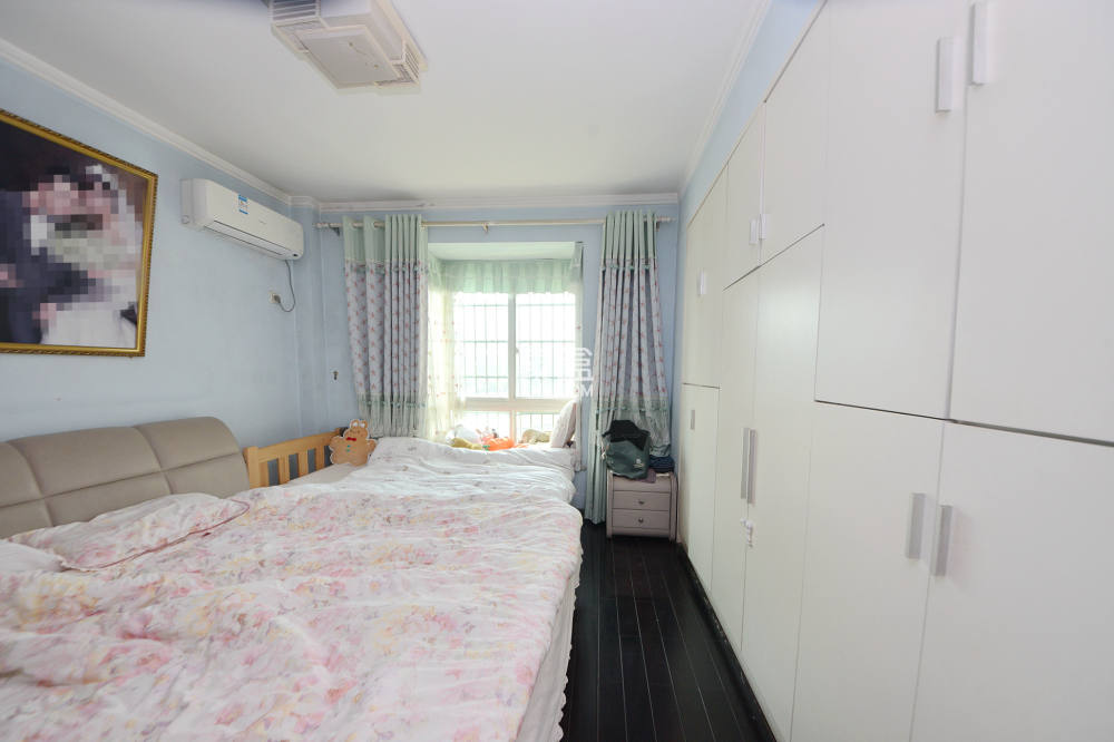 今利園  4室2廳2衛(wèi)   120.00萬(wàn)