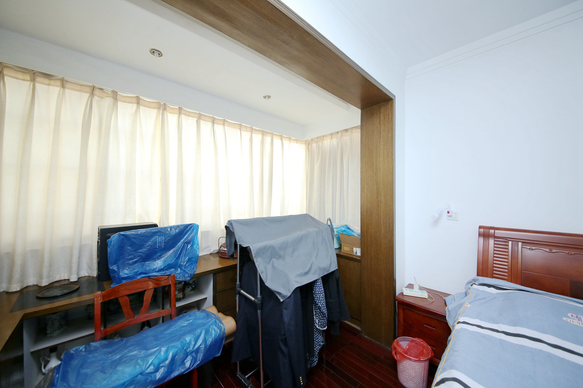万顺家园  4室2厅2卫   170.00万客厅