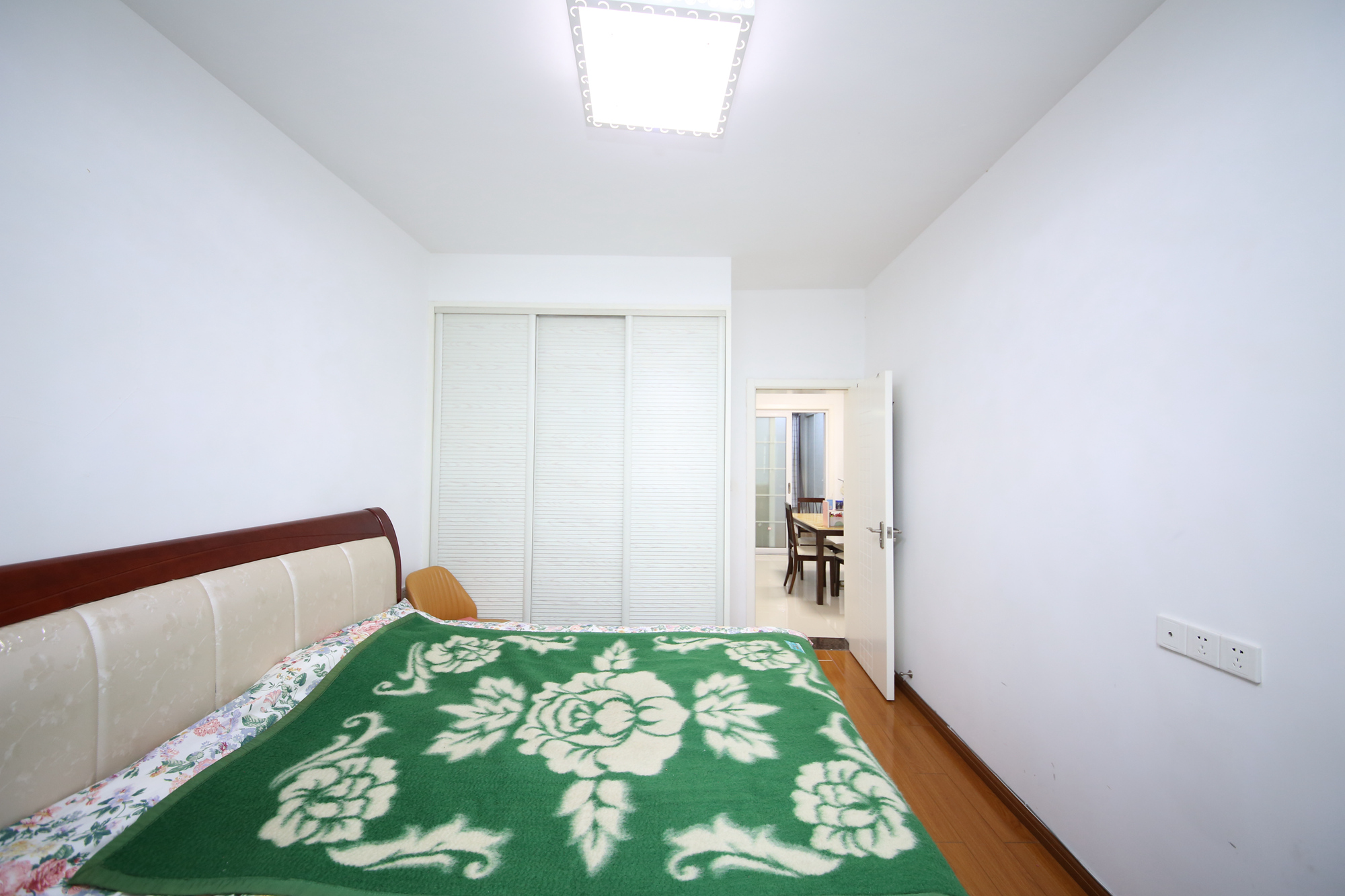 省建行宿舍  3室2厅1卫   128.00万客厅
