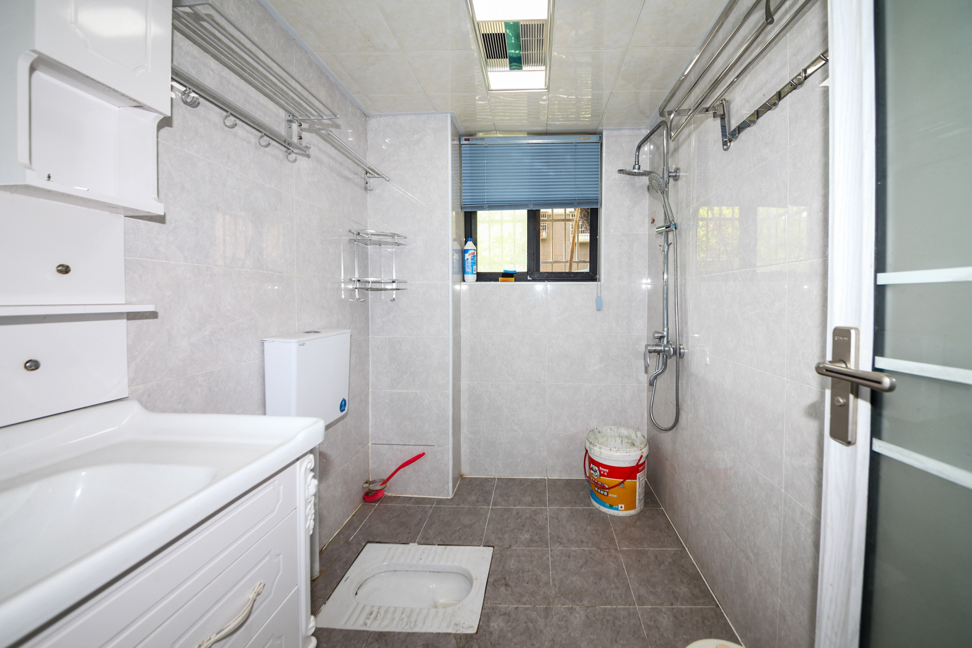 金富星城 3室2厅1卫 65.00万 金富星城 3室2厅1卫 65.00万卫生间