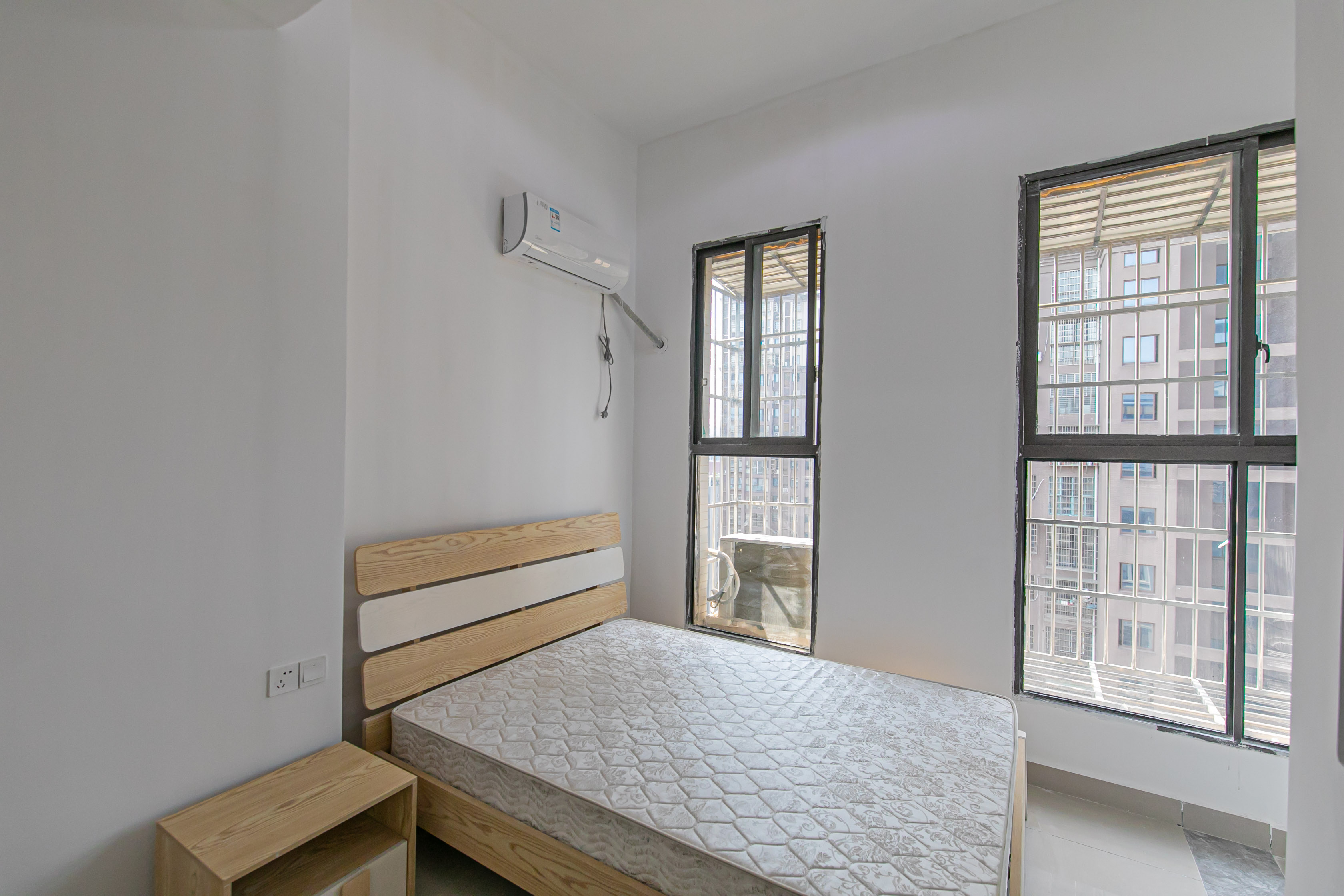 湖湾世景 1室1厅1卫 31.80万 湖湾世景 1室1厅1卫 31.80万卧室