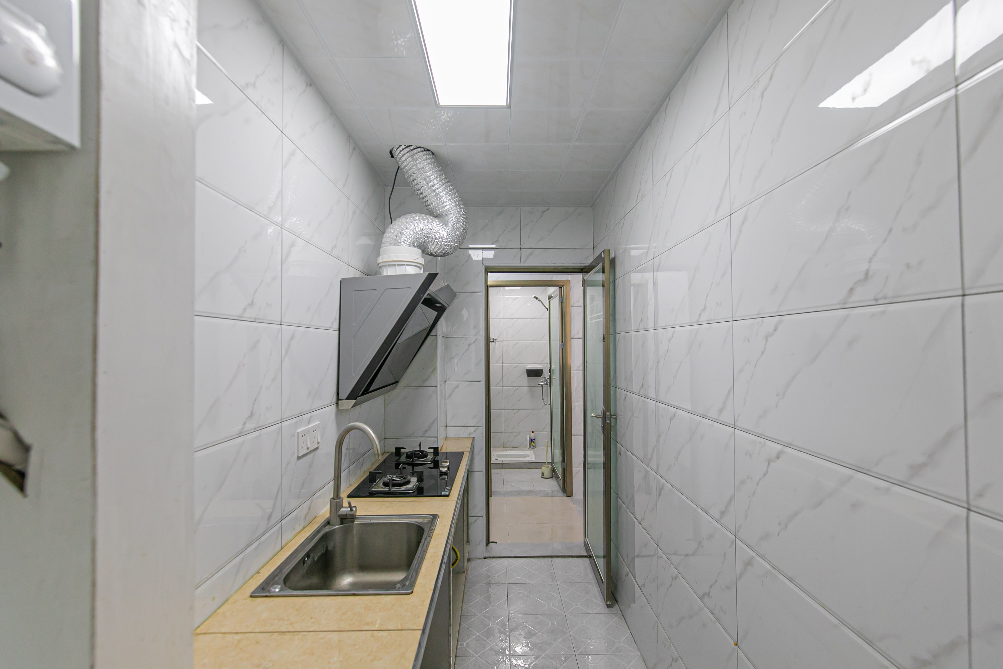 湖湾世景 1室1厅1卫 31.80万 湖湾世景 1室1厅1卫 31.80万厨房