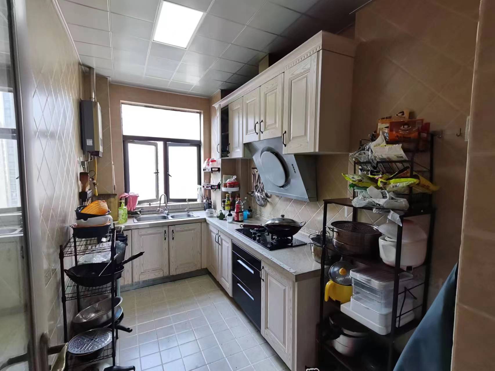 经世龙城  3室2厅2卫   102.00万 经世龙城  3室2厅2卫   102.00万室内图