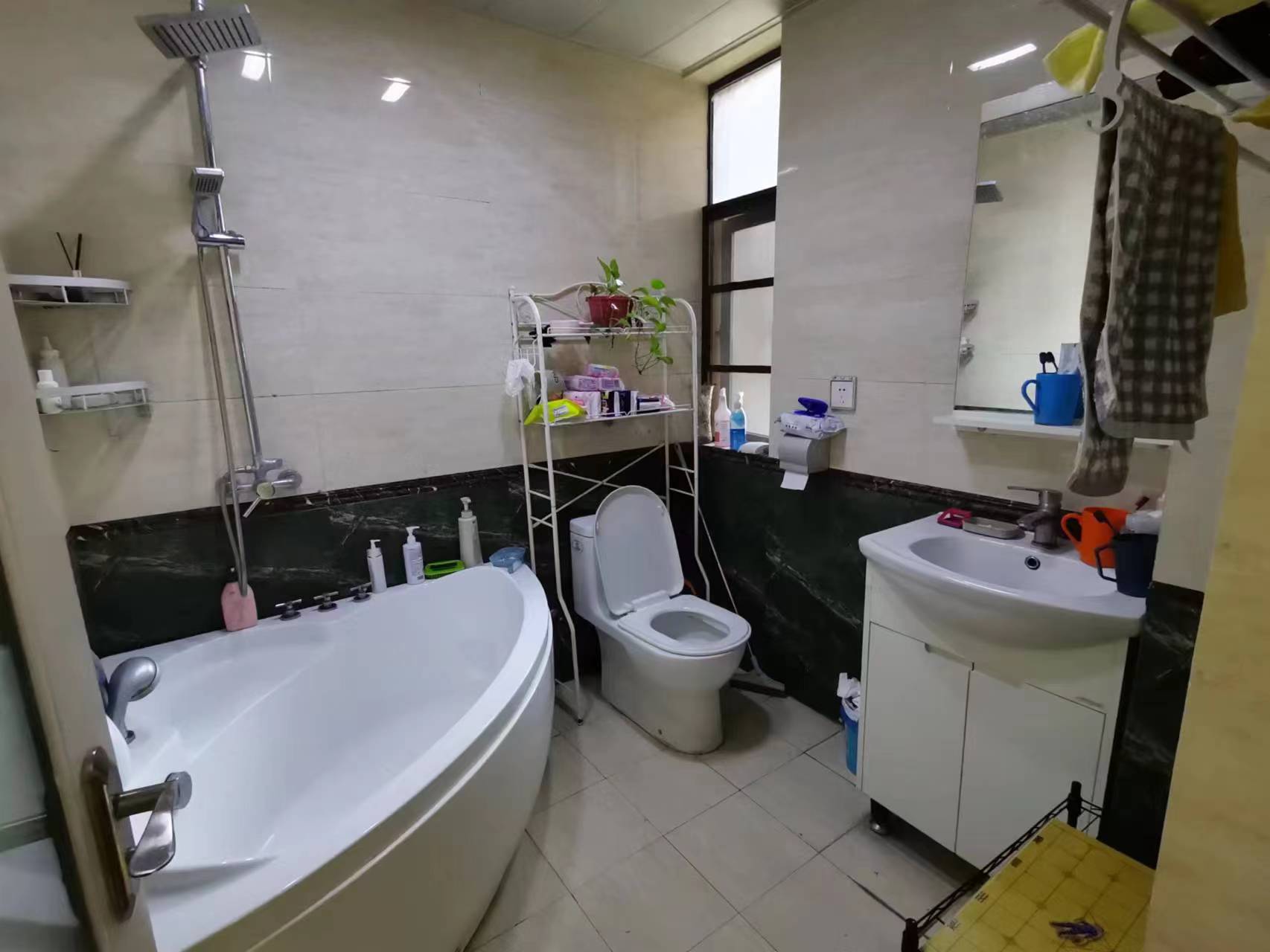 经世龙城  3室2厅2卫   102.00万 经世龙城  3室2厅2卫   102.00万室内图