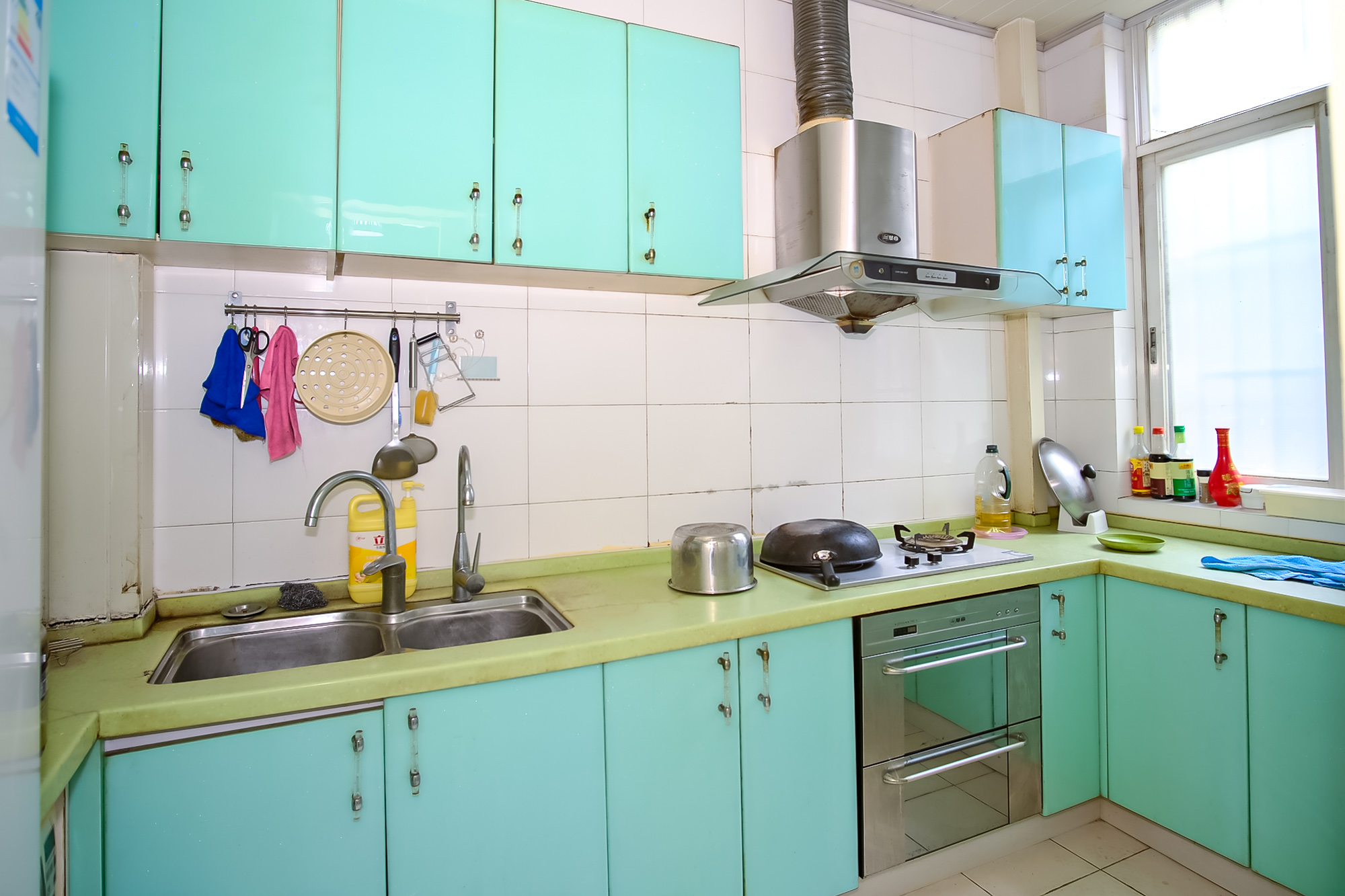 山水人家三期 3室2厅2卫 65.99万 山水人家三期 3室2厅2卫 65.99万厨房