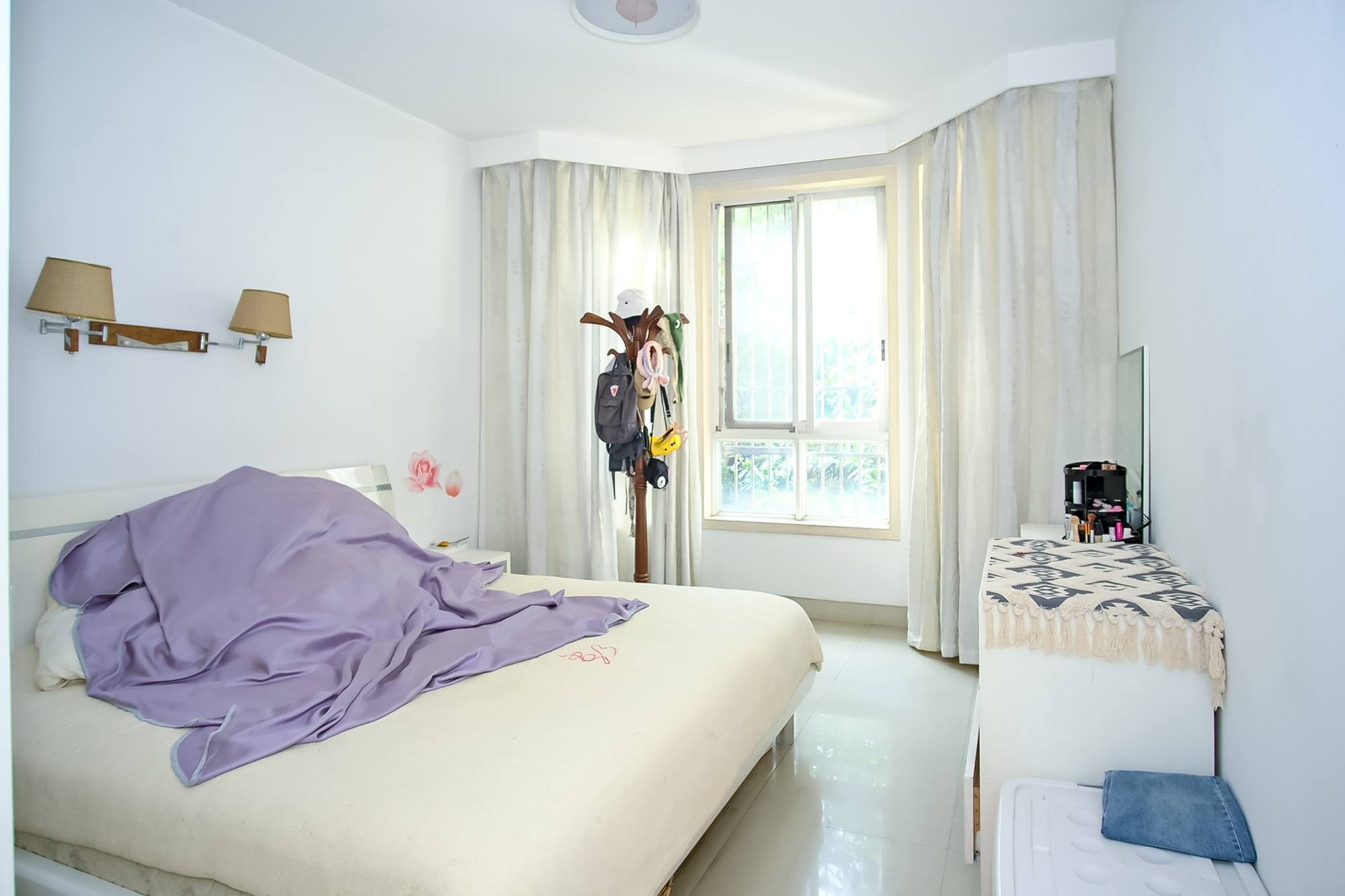 山水人家三期 3室2厅2卫 65.99万 山水人家三期 3室2厅2卫 65.99万卧室