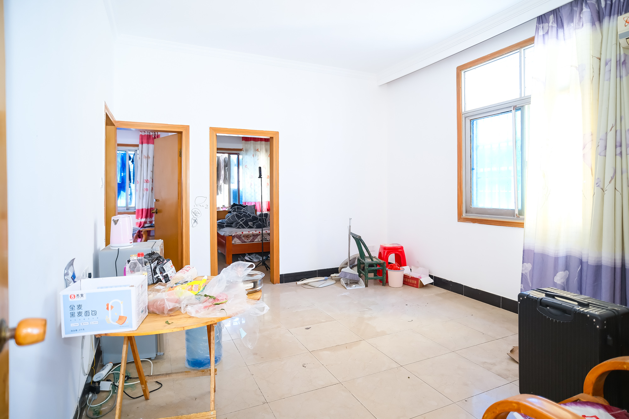 星沙六区  8室3厅3卫   132.80万 星沙六区  8室3厅3卫   132.80万客厅